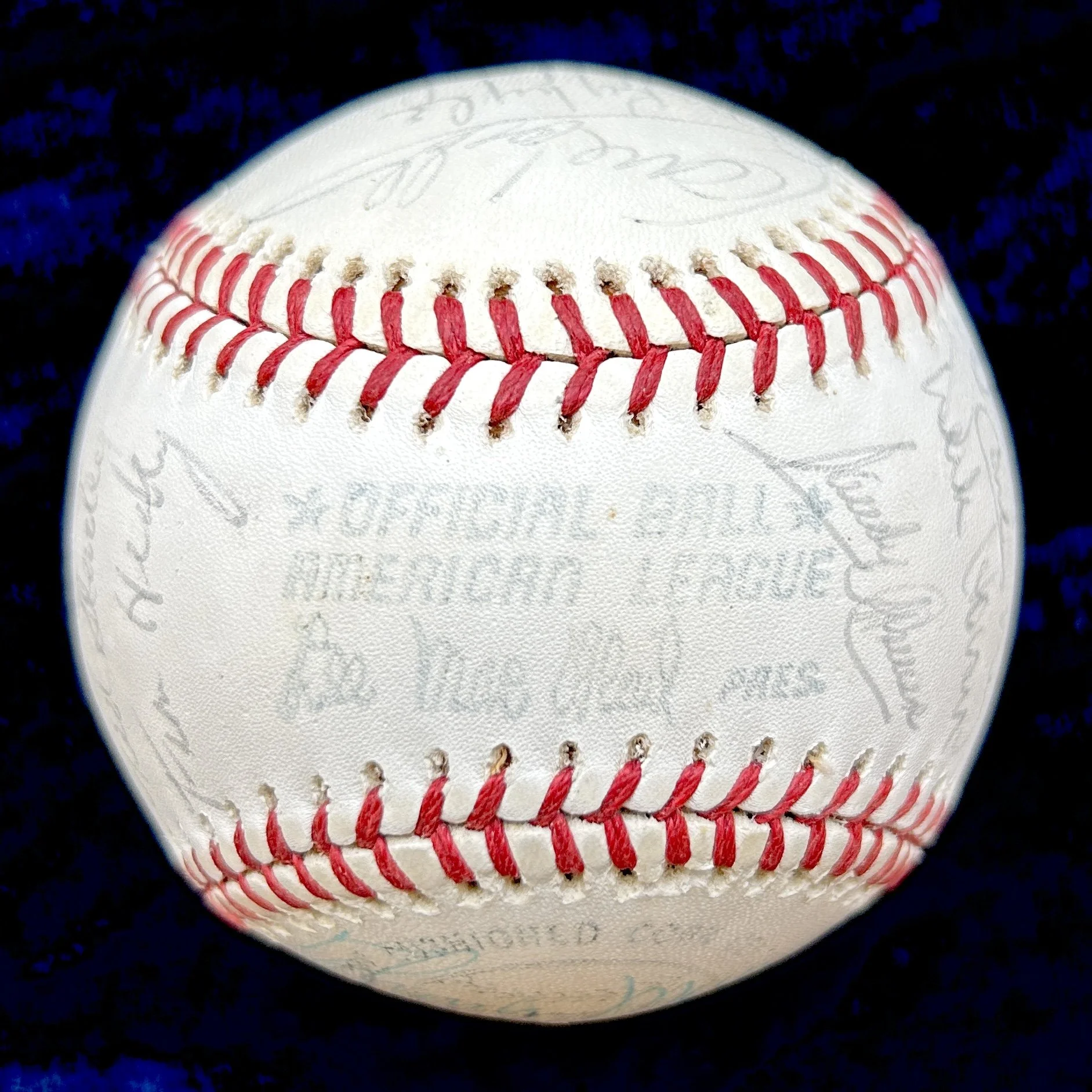 1976 New York Yankees Team Signed (26) Official American League Baseball. Thurman Munson, Yogi Berra, Bob Lemon. Beckett