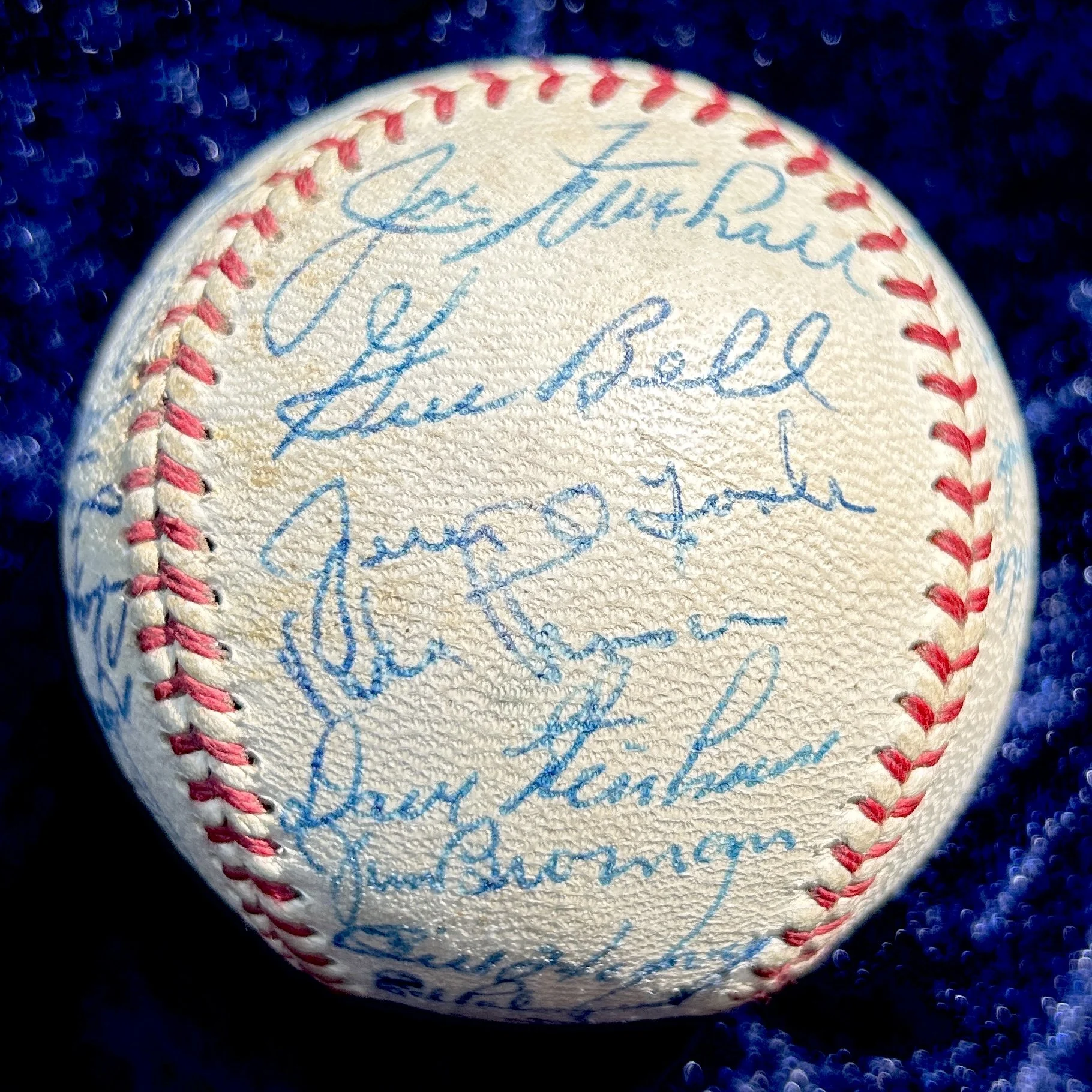 1960 Cincinnati Reds Team Signed (31) Official National League Baseball. Frank Robinson, Gus Bell, Vada Pinson. PSA