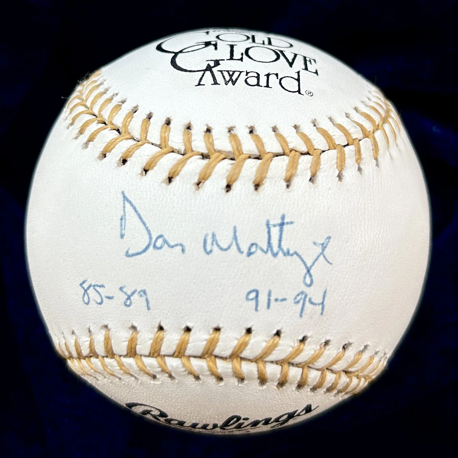 Letrero de etal con texto en inglés «Warning Baseball Players Only All