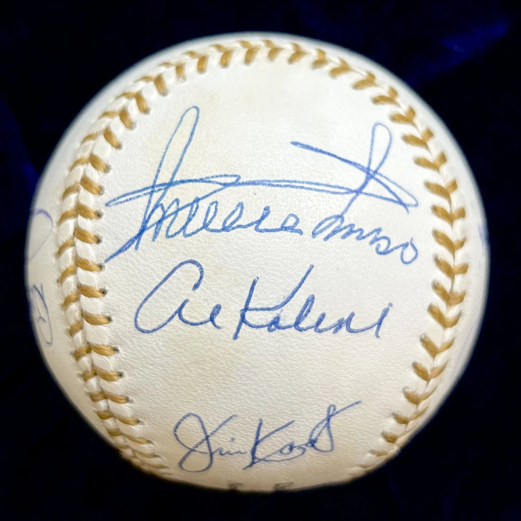 Gold Glove Winners Multi-Signed (10) Baseball. Al Kaline, Ozzie Smith, Andre Dawson, Bob Gibson, Brooks Robinson, Ryne Sandberg. PSA