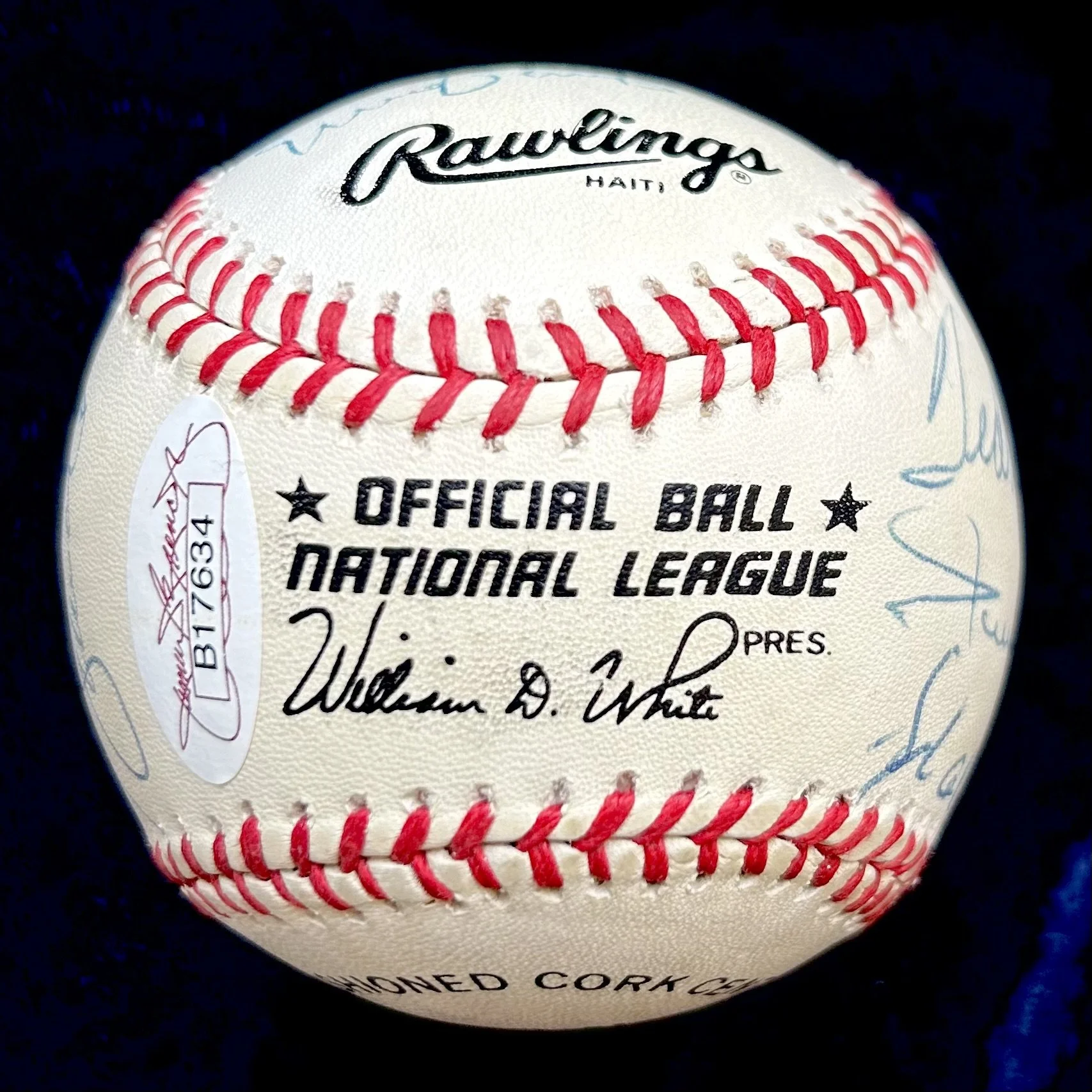 500 Home Run Club Multi-Signed (12) Official National League Baseball. Mickey Mantle, Willie Mays, Willie McCovey, Ernie Banks, Harmon Killebrew, Frank Robinson, Ted Williams, Reggie Jackson.JSA