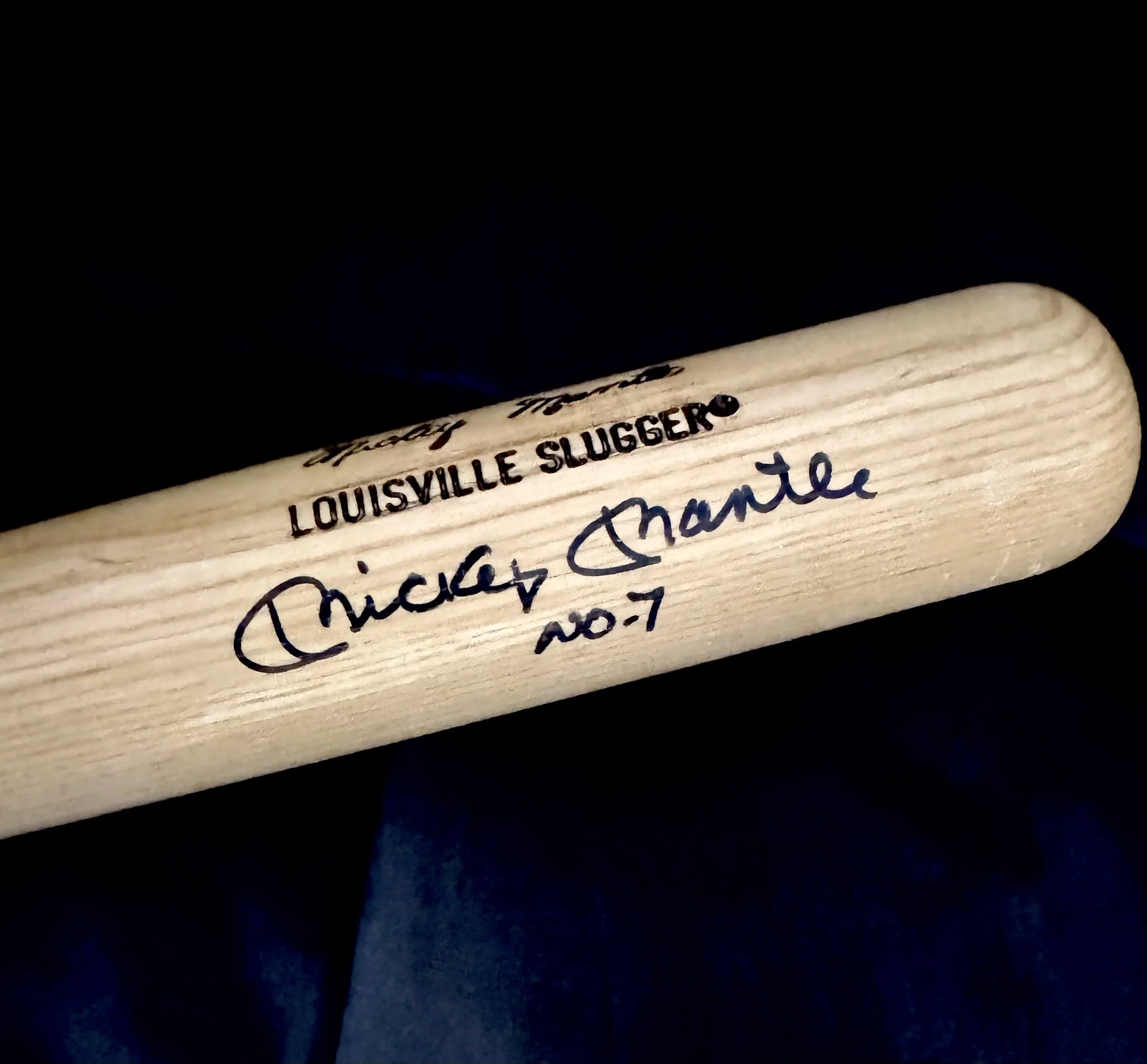 Mickey Mantle 1959 Topps Baseball Card 10. Beckett 6.5. Excellent