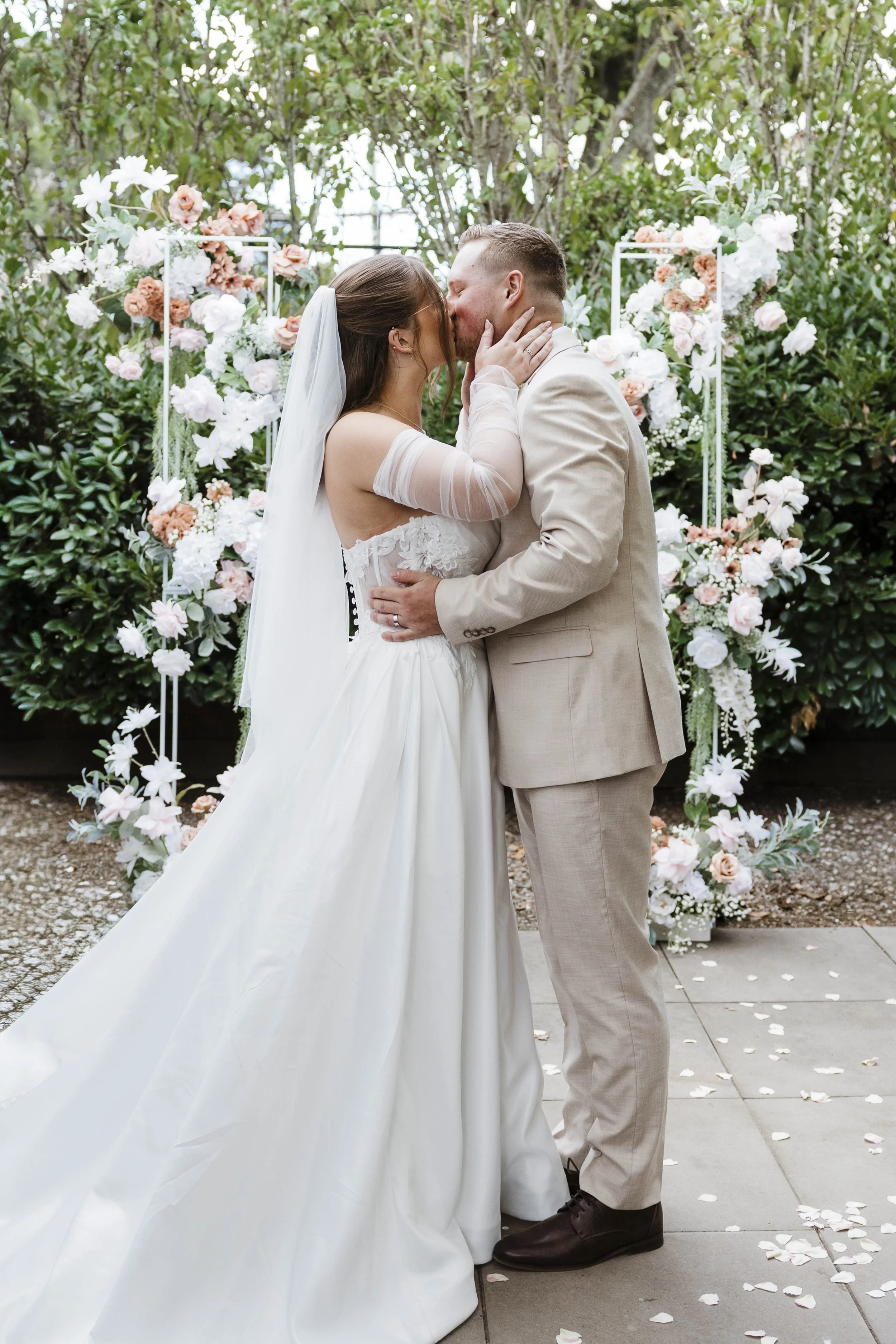 Amelia&Matthew_Highlights-108.jpg