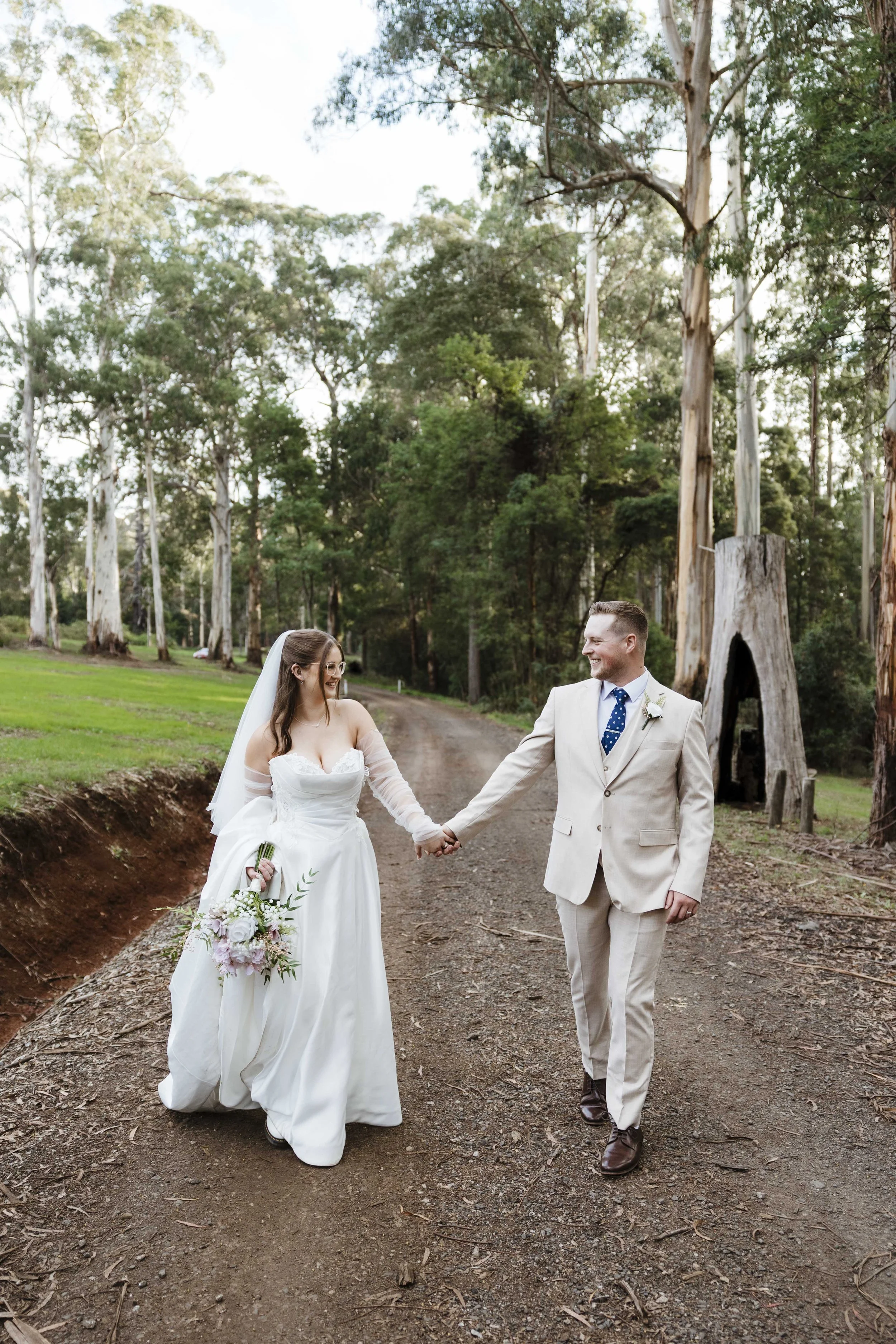 Amelia&Matthew_Highlights-227.jpg