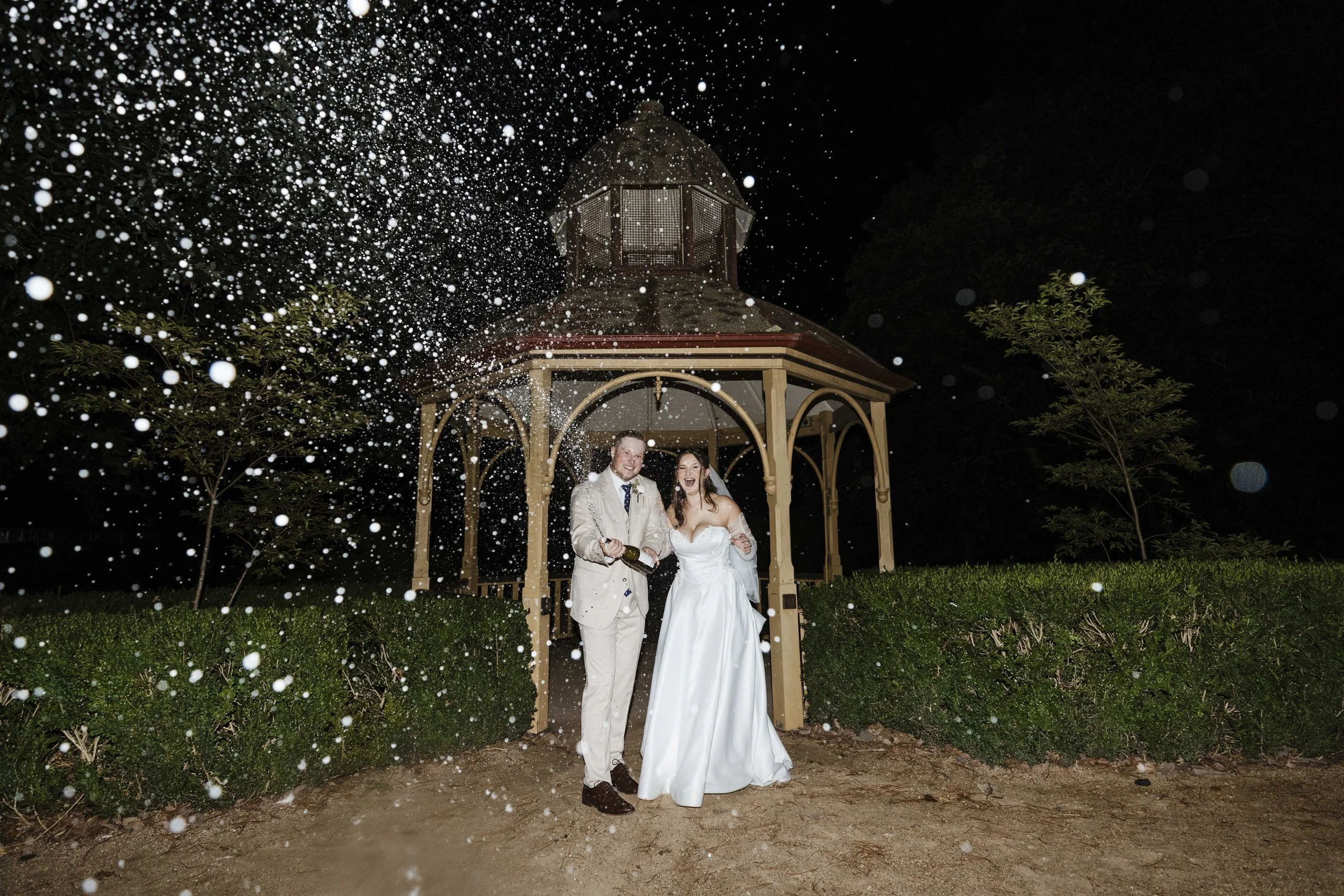 Amelia&Matthew_Highlights-254.jpg