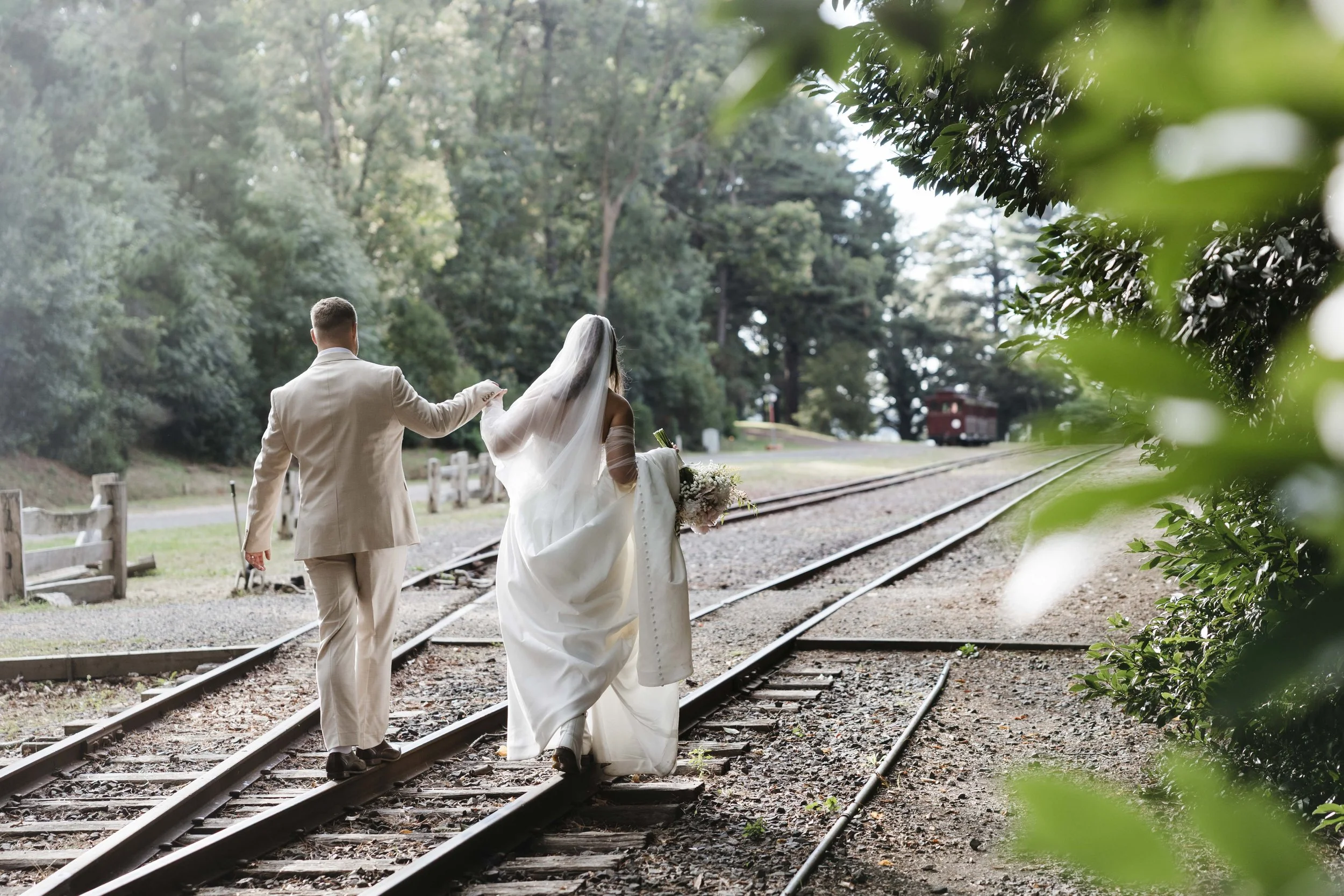 Amelia&Matthew_Highlights-171.jpg