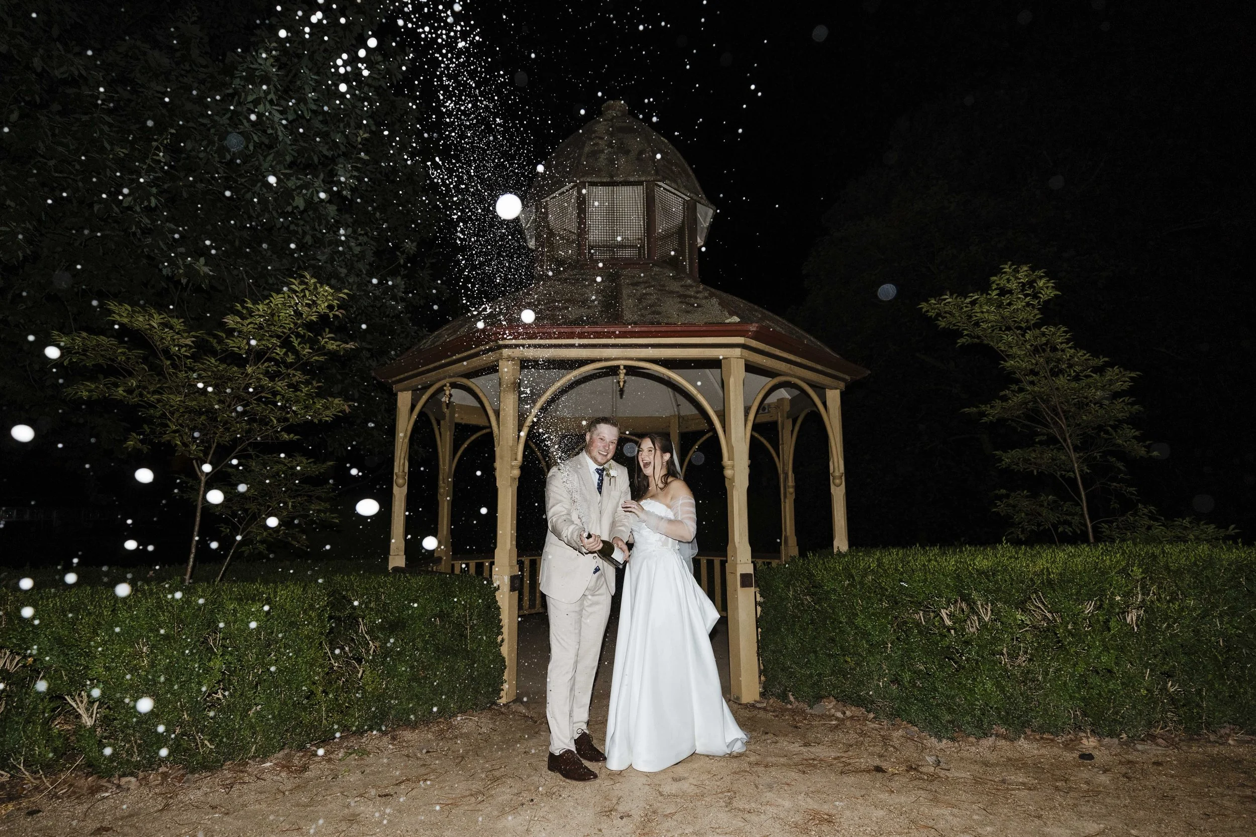 Amelia&Matthew_Highlights-253.jpg