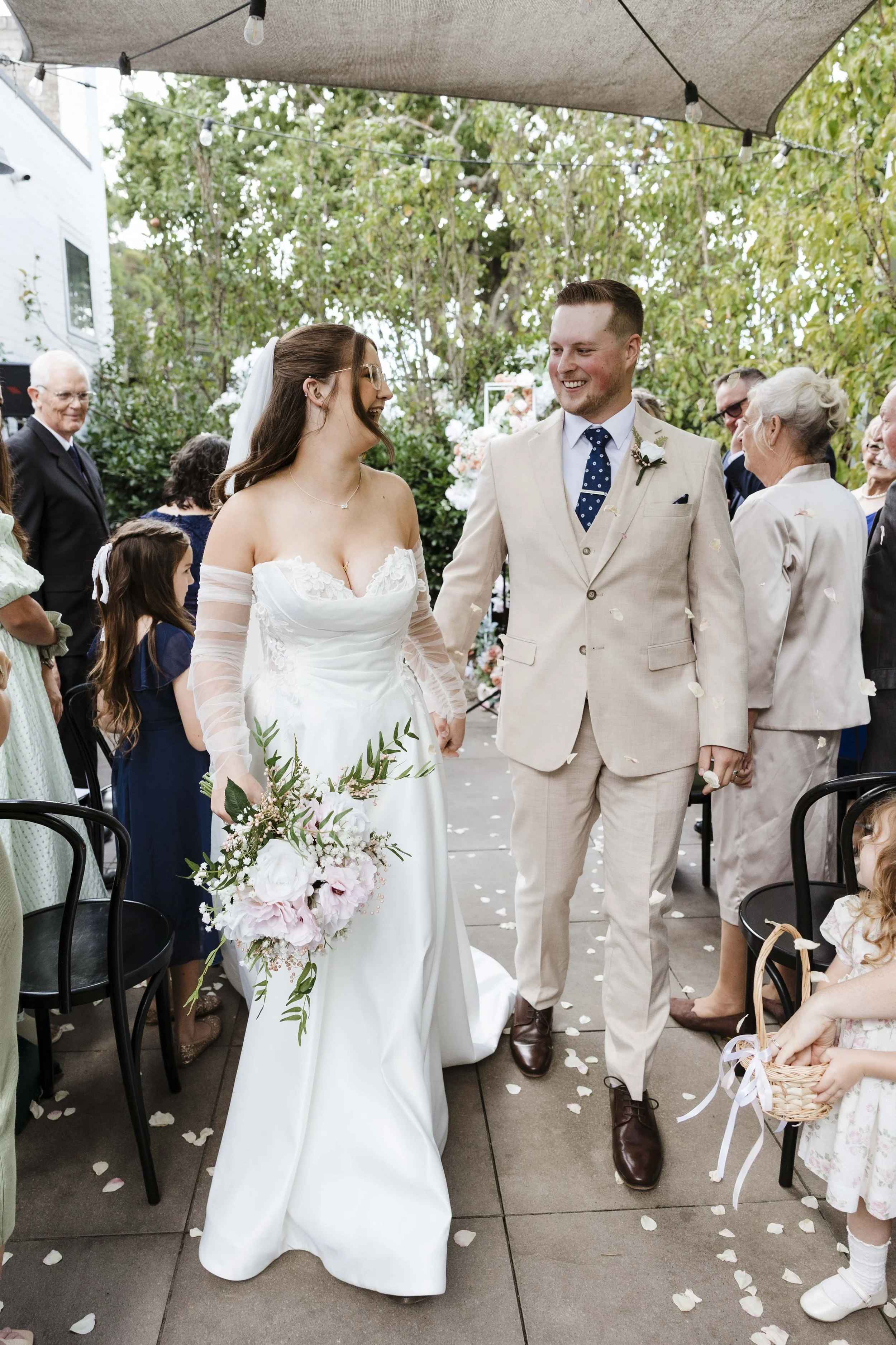 Amelia&Matthew_Highlights-122.jpg