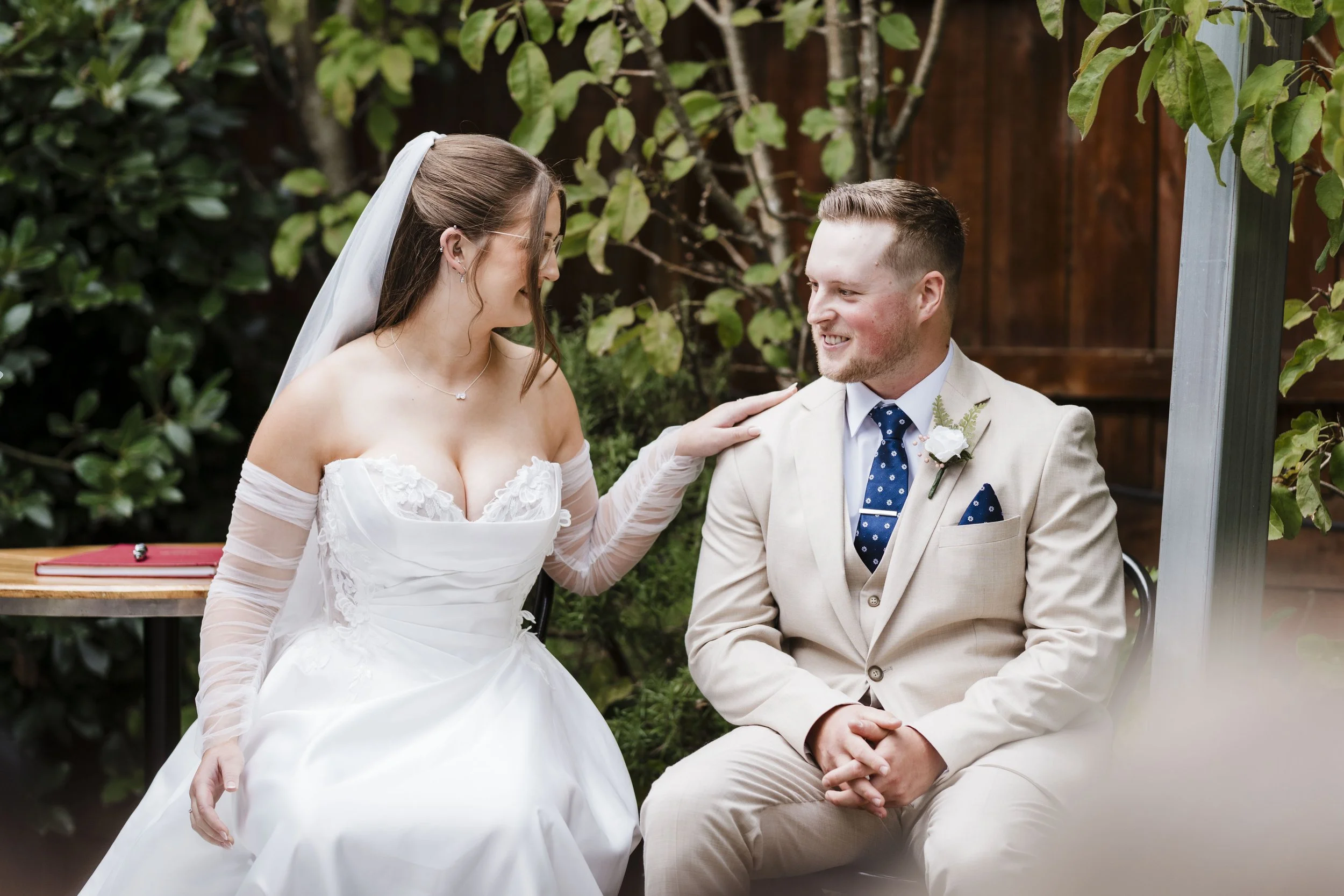 Amelia&Matthew_Highlights-93.jpg