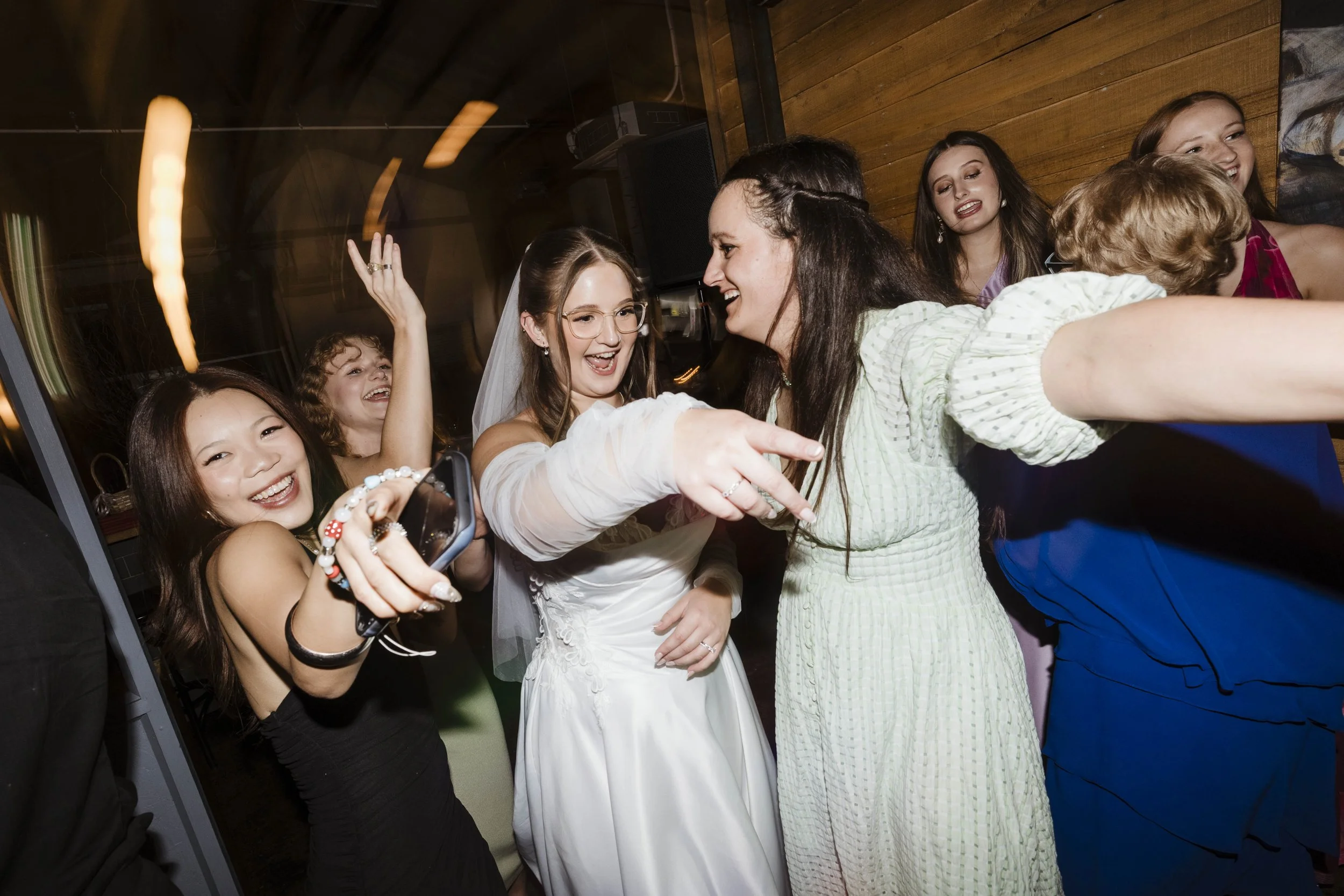 Amelia&Matthew_Highlights-273.jpg