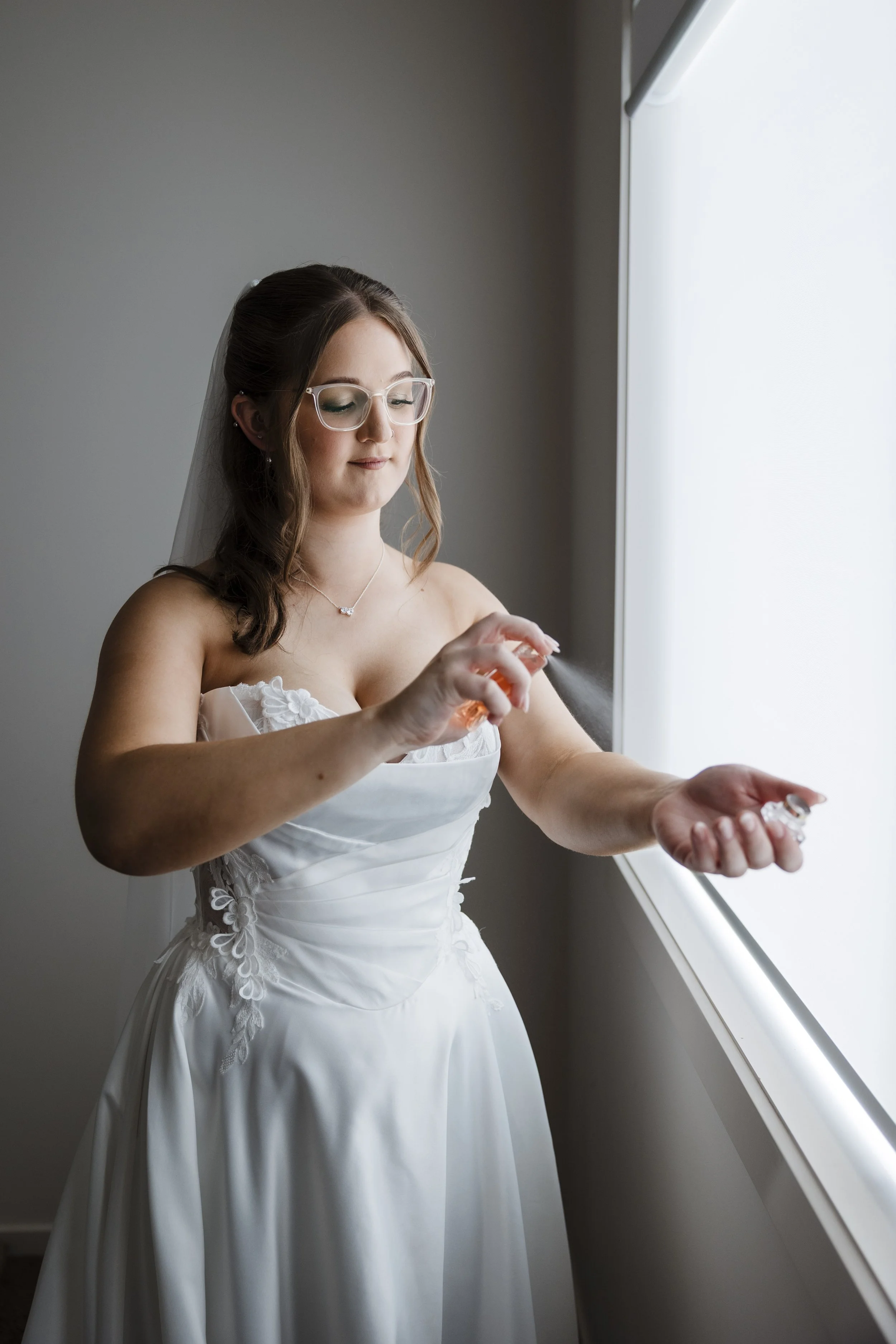 Amelia&Matthew_Highlights-59.jpg