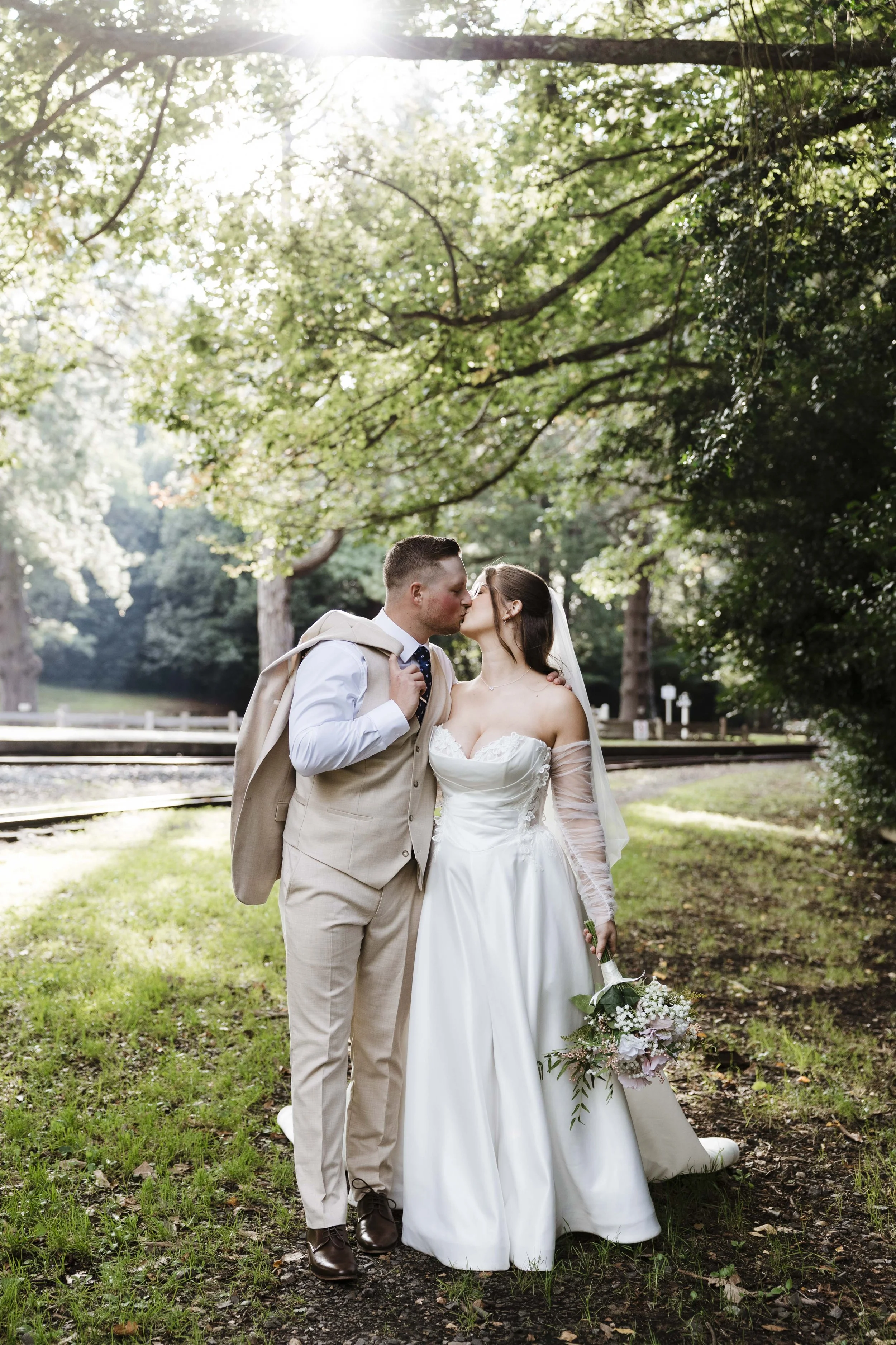 Amelia&Matthew_Highlights-168.jpg
