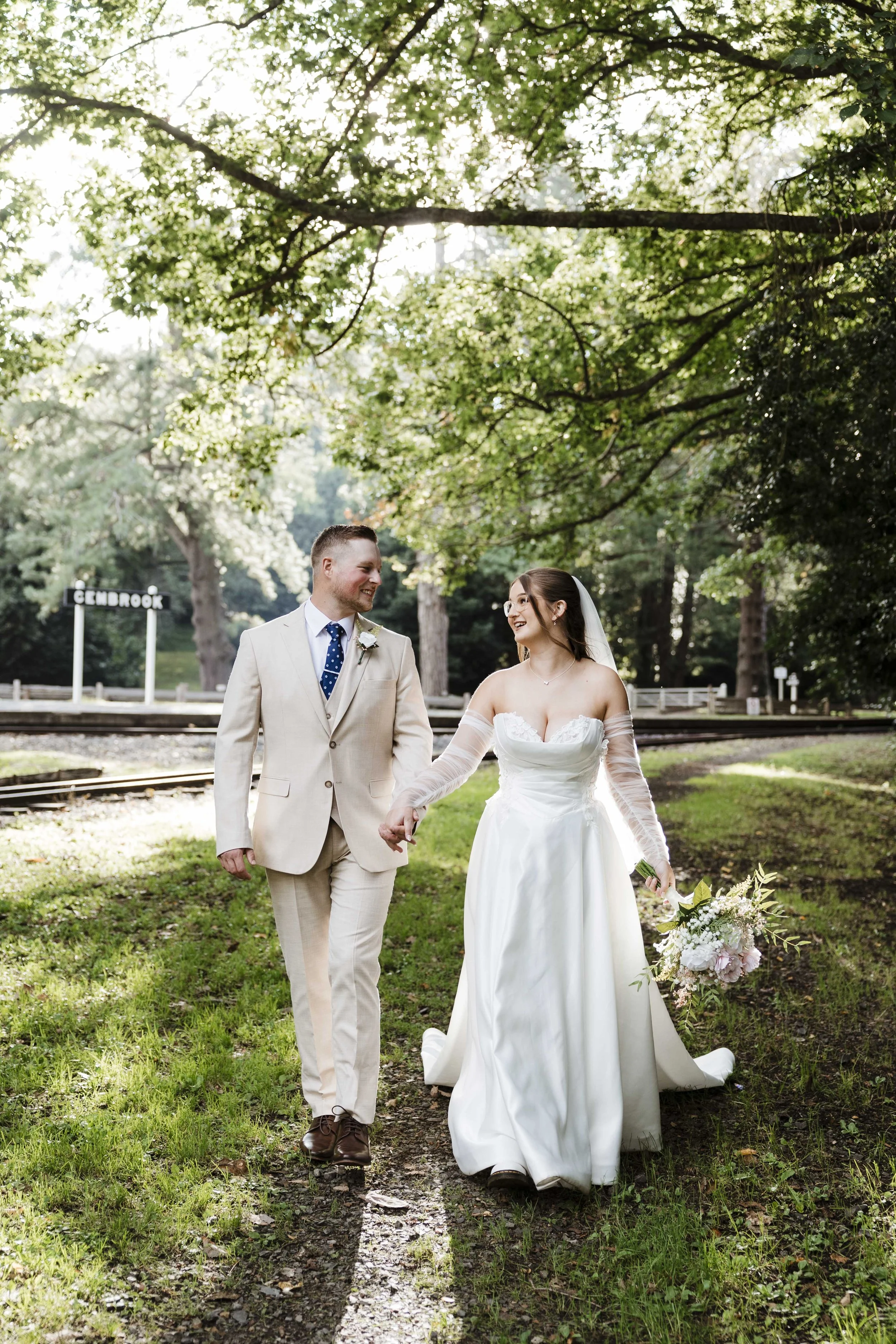 Amelia&Matthew_Highlights-161.jpg