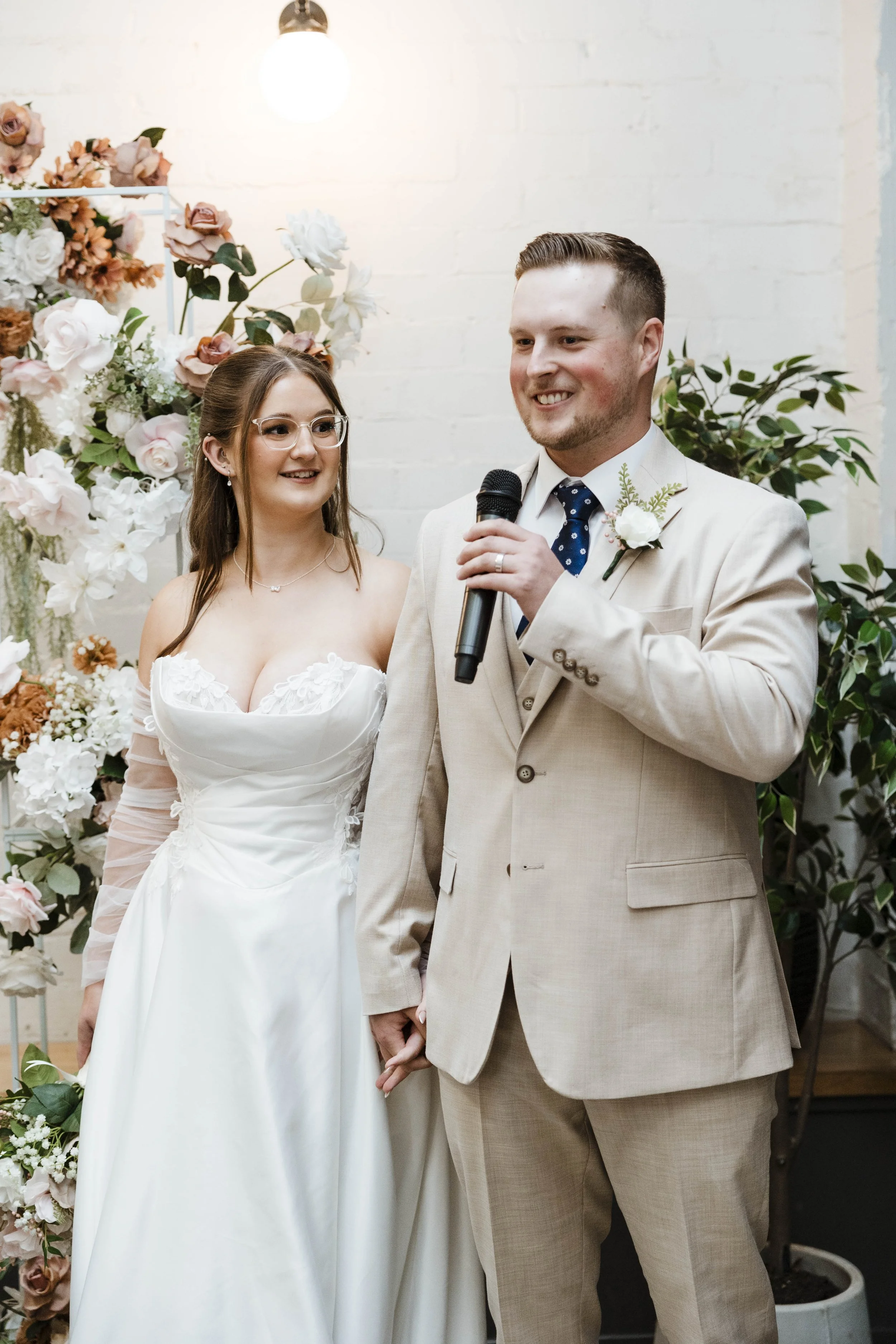 Amelia&Matthew_Highlights-238.jpg