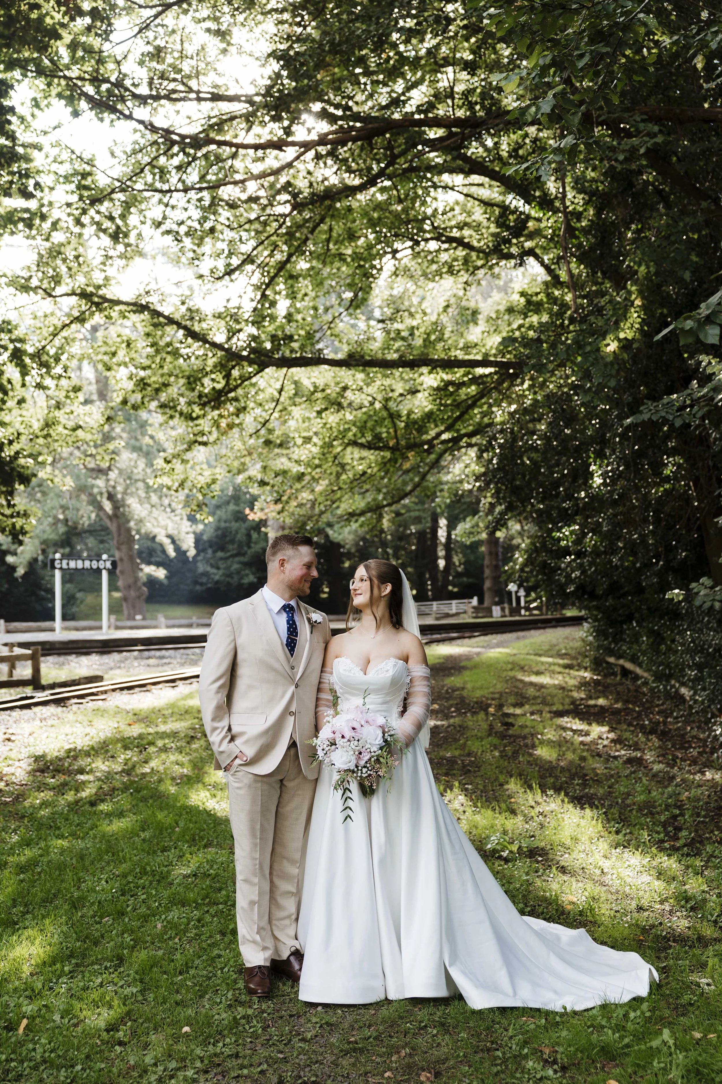 Amelia&Matthew_Highlights-139.jpg