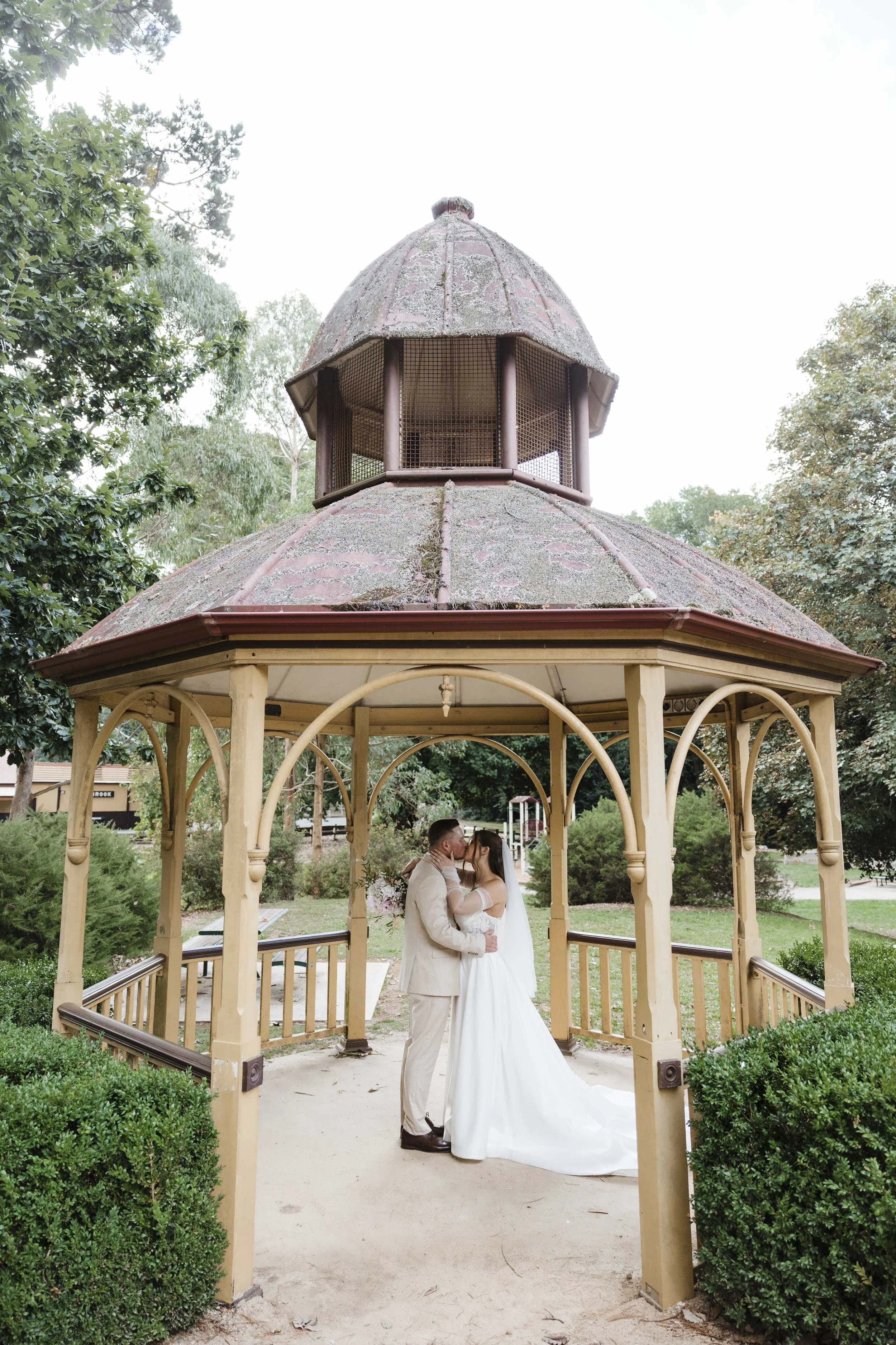 Amelia&Matthew_Highlights-127.jpg