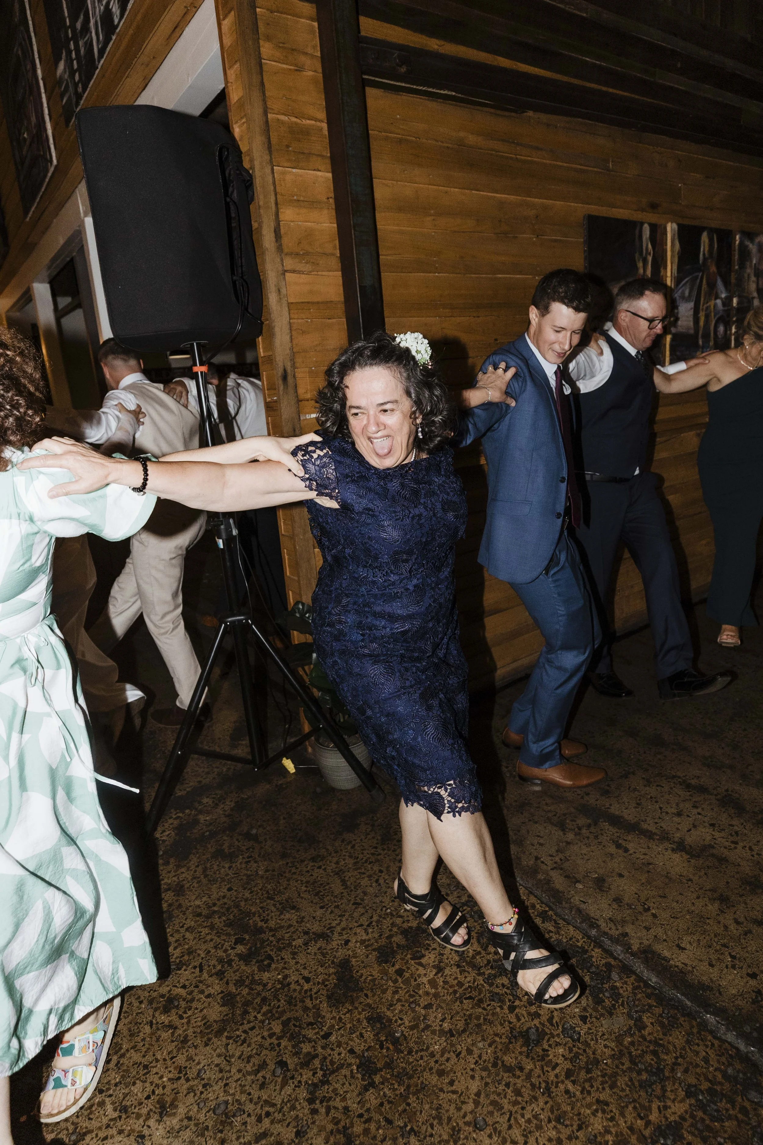 Amelia&Matthew_Highlights-264.jpg