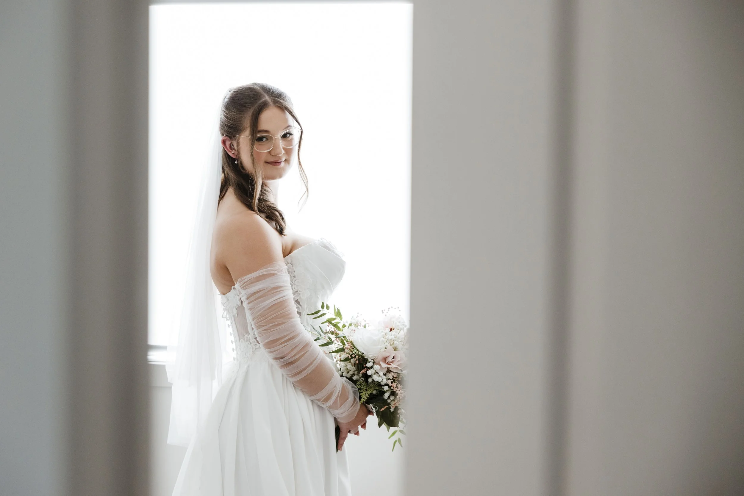 Amelia&Matthew_Highlights-77.jpg