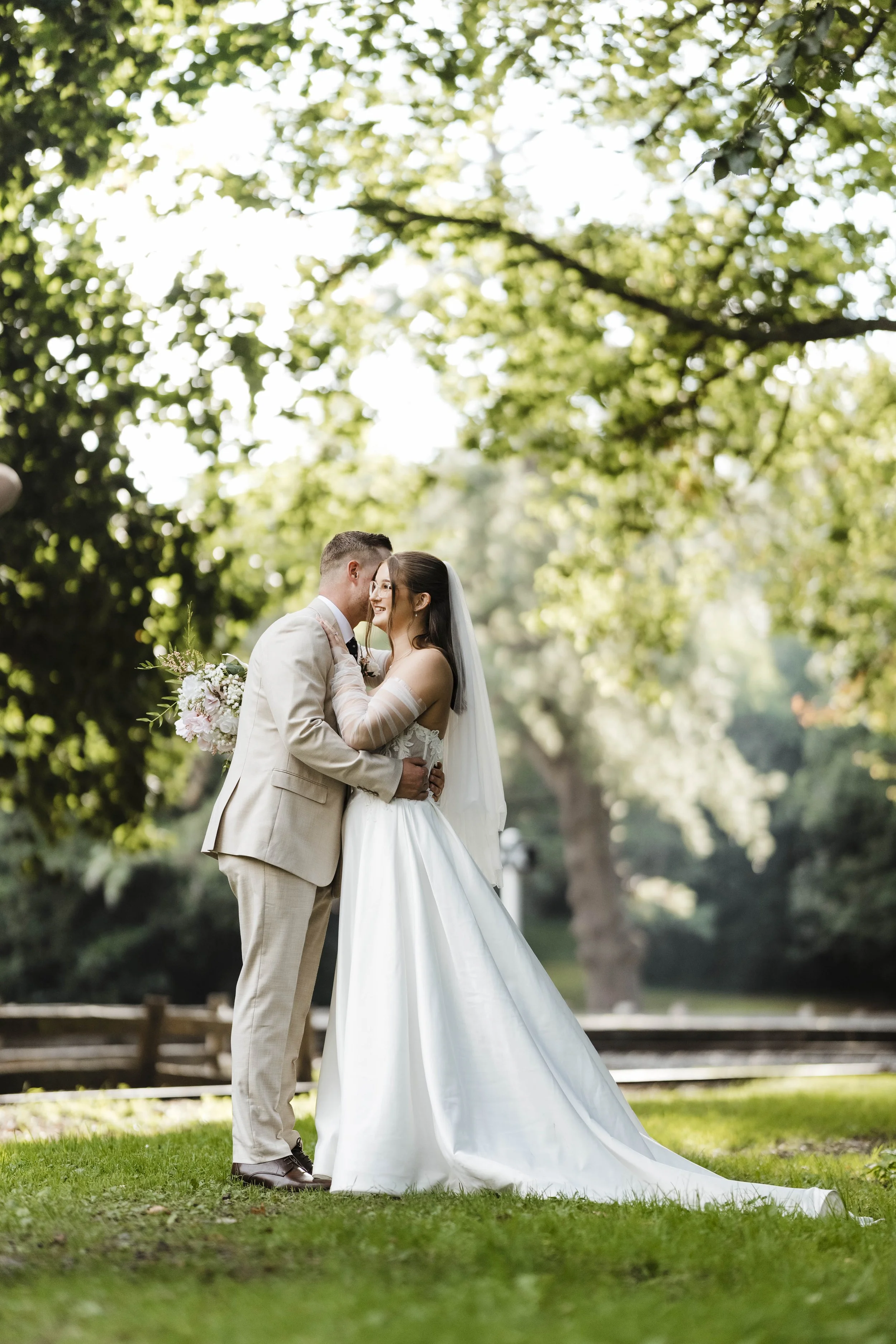 Amelia&Matthew_Highlights-146.jpg