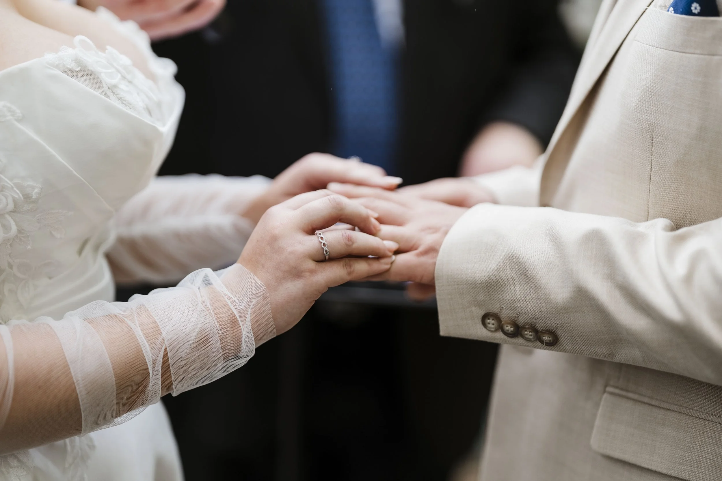 Amelia&Matthew_Highlights-106.jpg