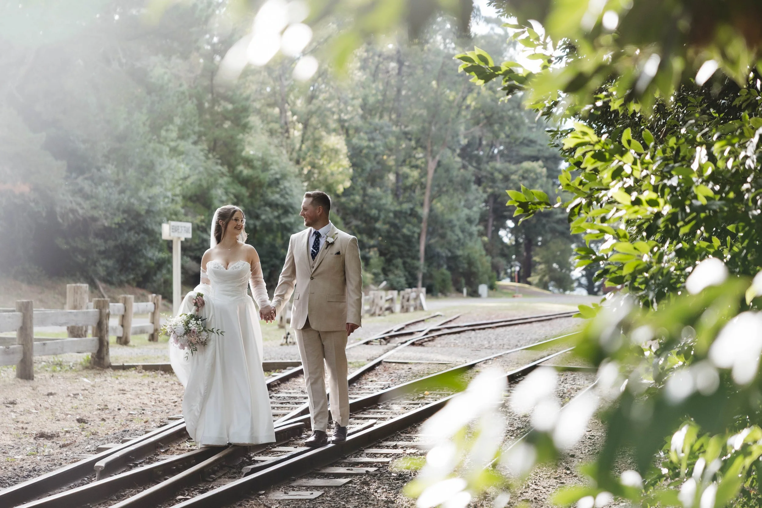 Amelia&Matthew_Highlights-174.jpg