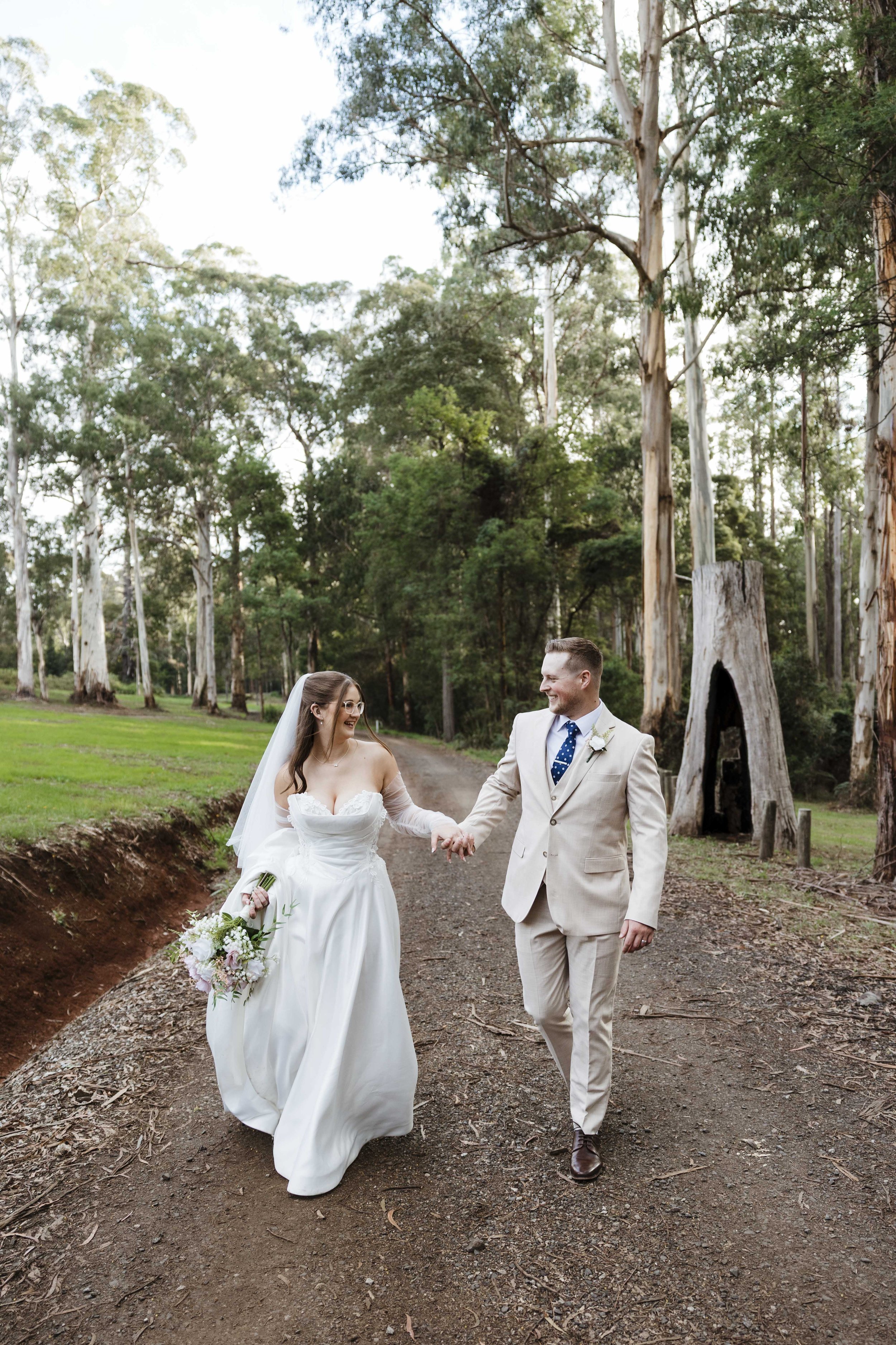 Amelia&Matthew_Highlights-226.jpg