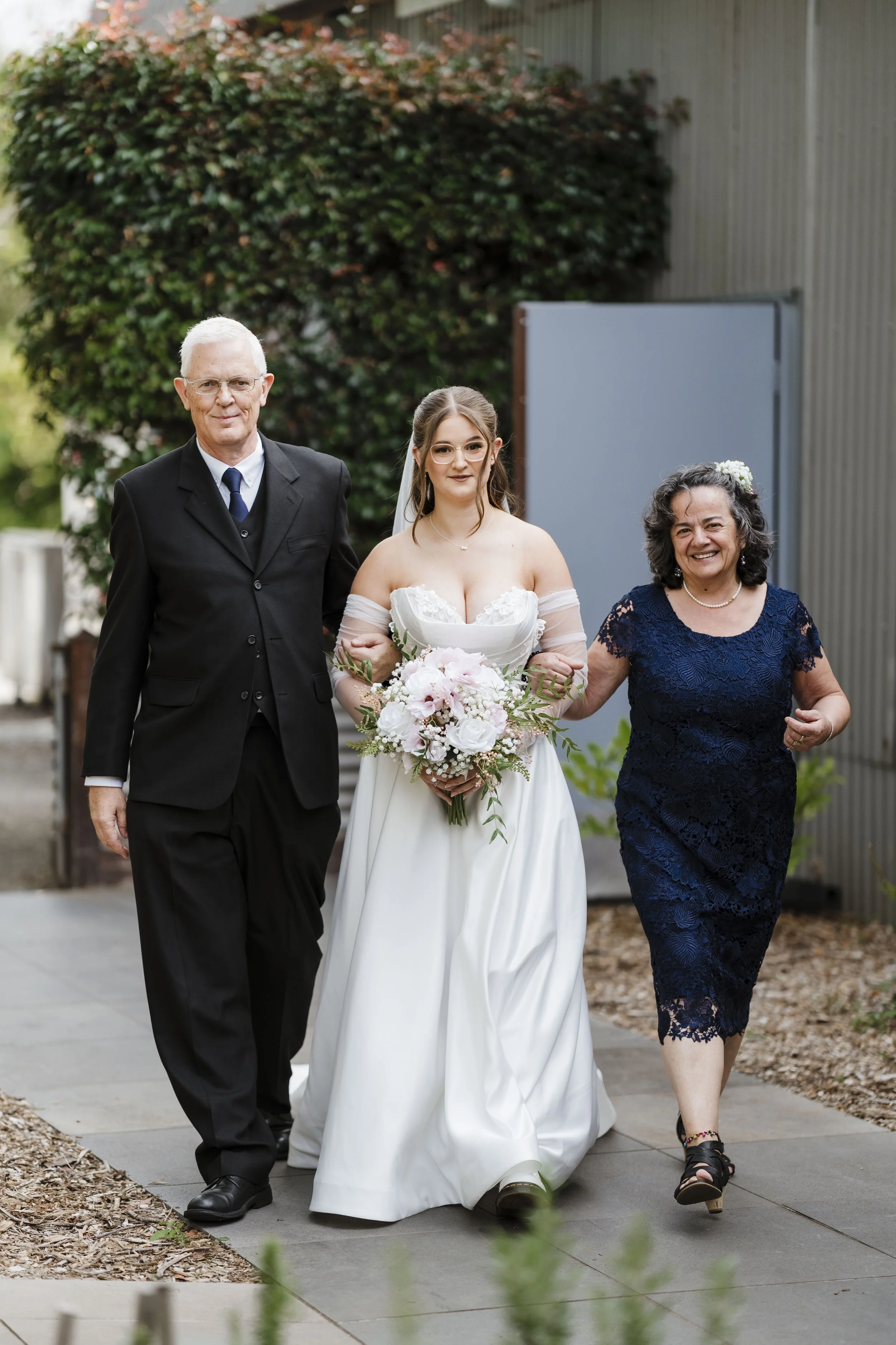 Amelia&Matthew_Highlights-88.jpg