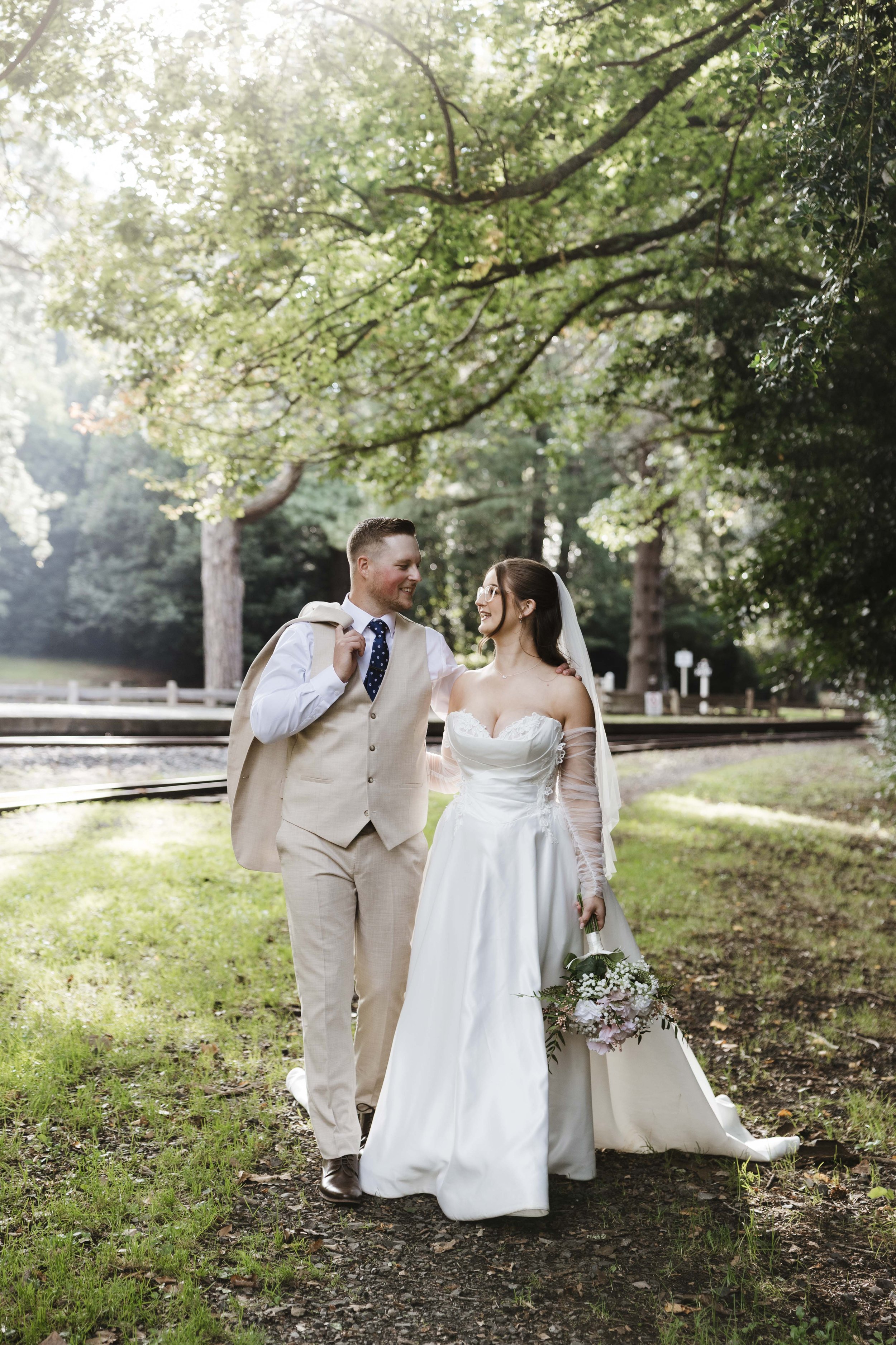 Amelia&Matthew_Highlights-166.jpg