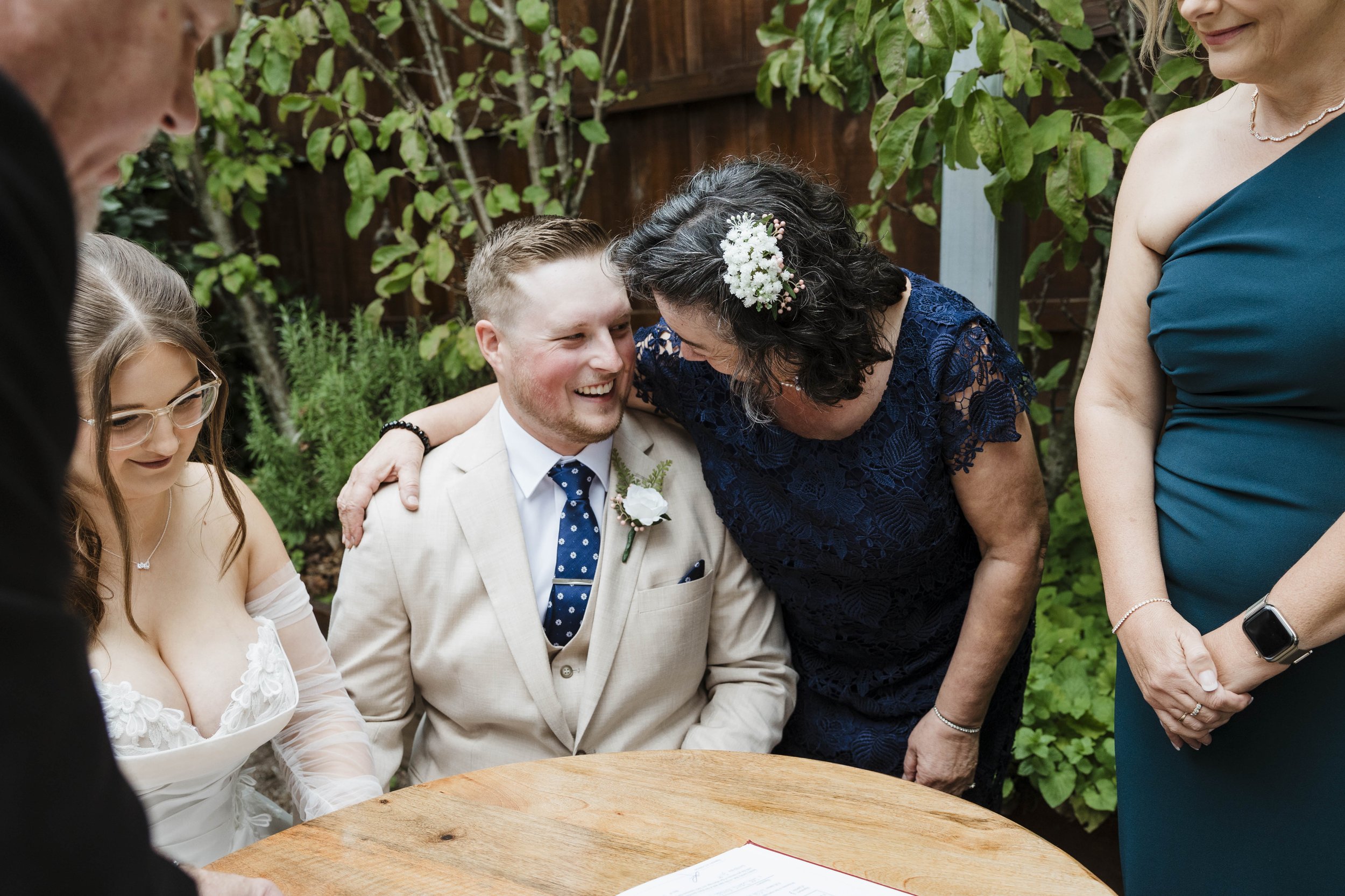Amelia&Matthew_Highlights-114.jpg