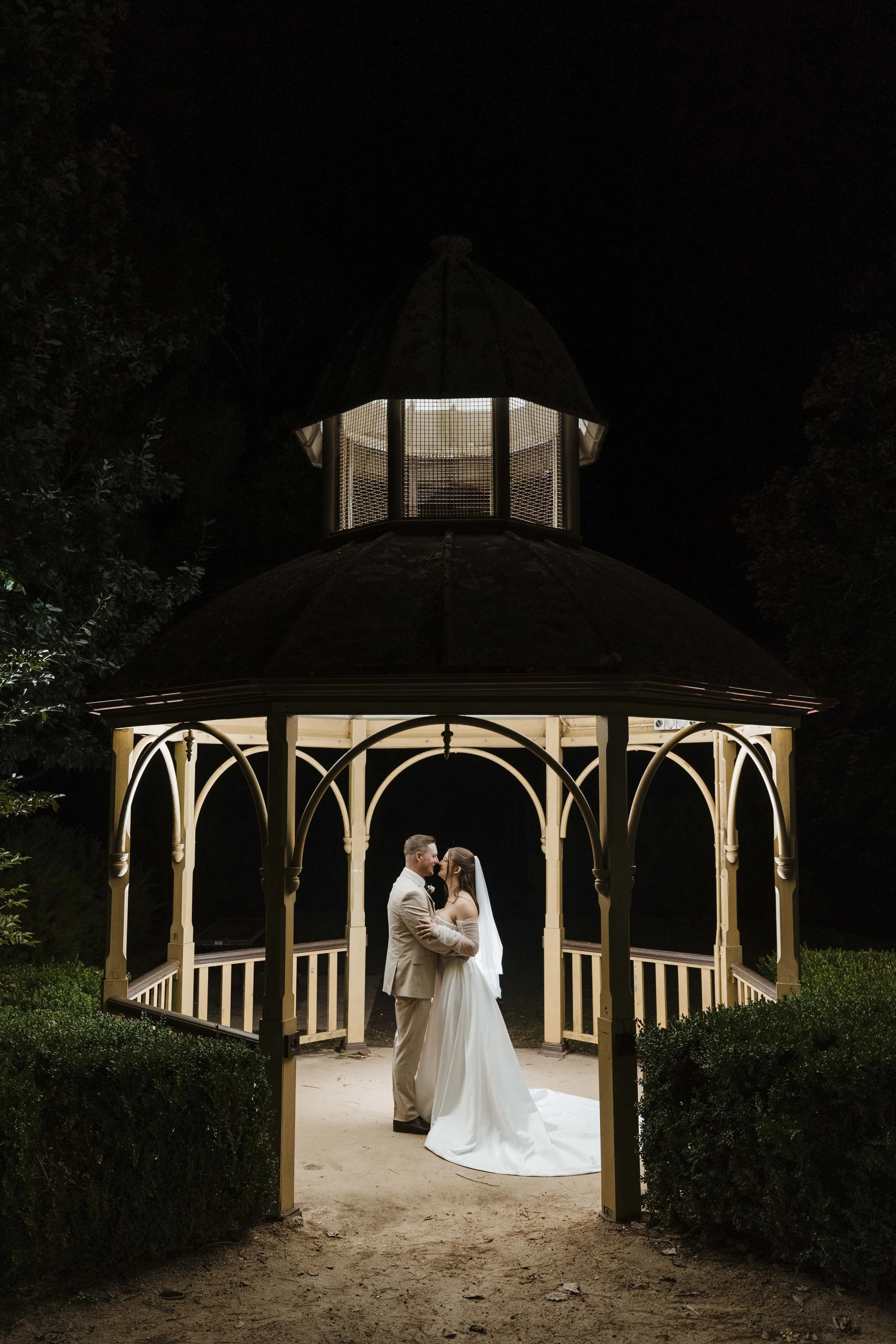 Amelia&Matthew_Highlights-249.jpg
