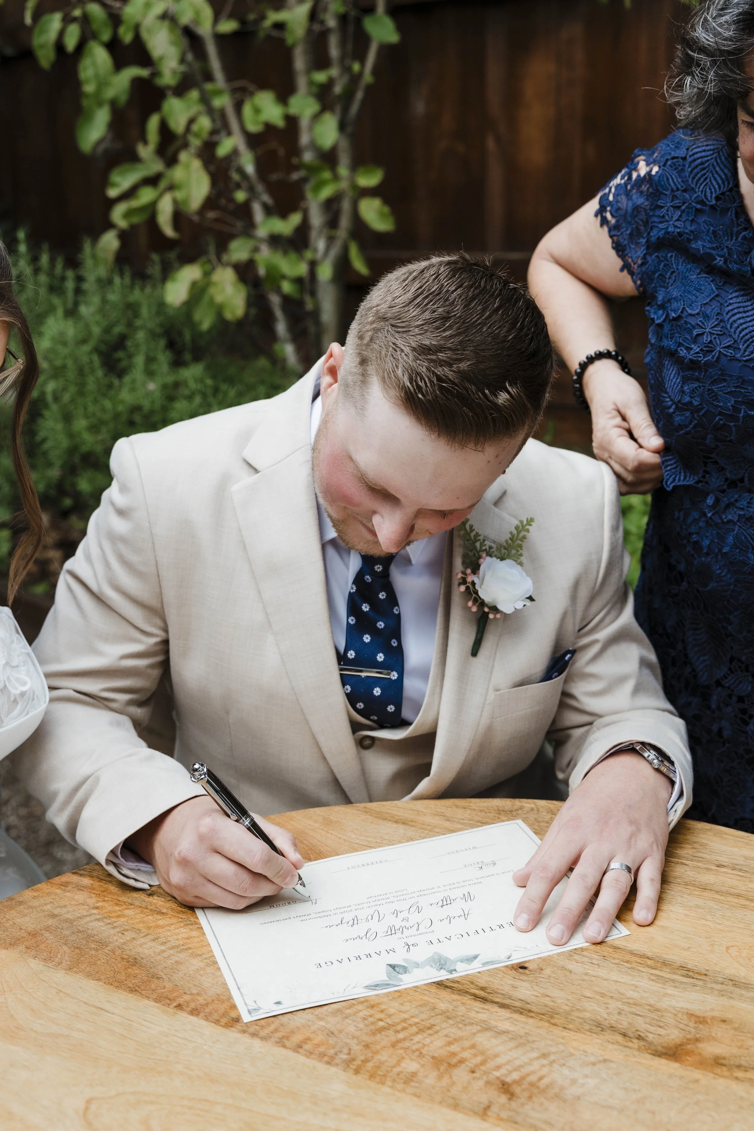Amelia&Matthew_Highlights-117.jpg