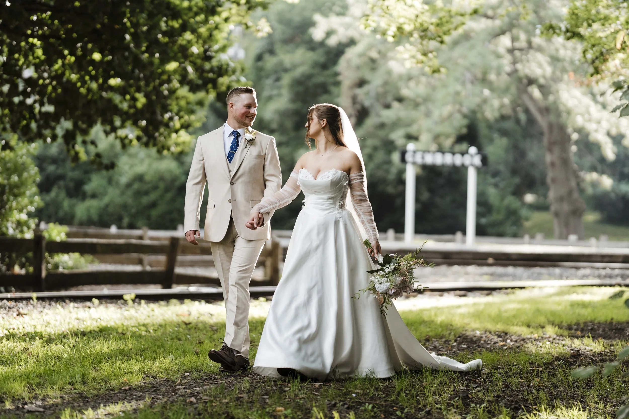 Amelia&Matthew_Highlights-163.jpg