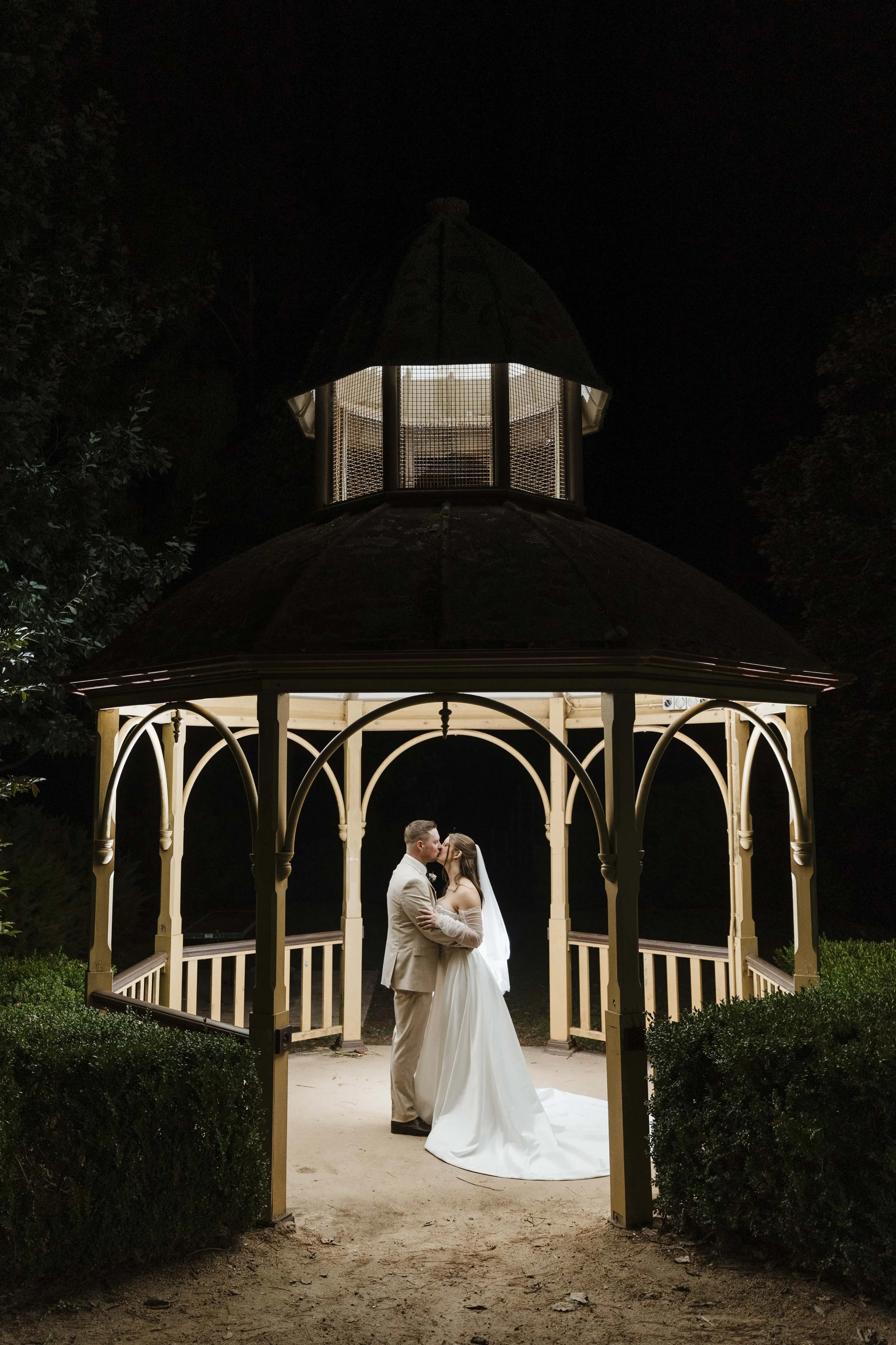 Amelia&Matthew_Highlights-250.jpg