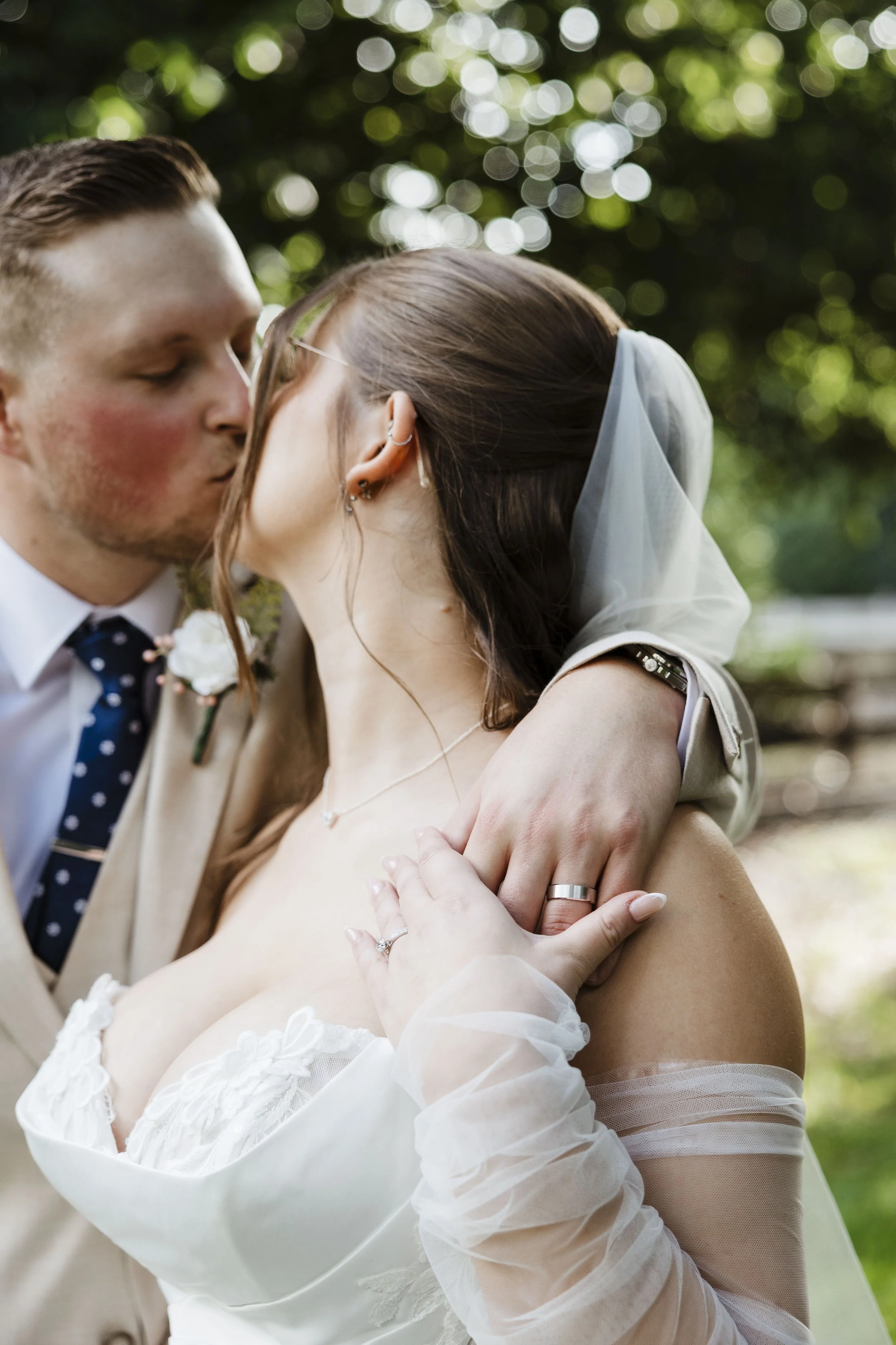 Amelia&Matthew_Highlights-152.jpg