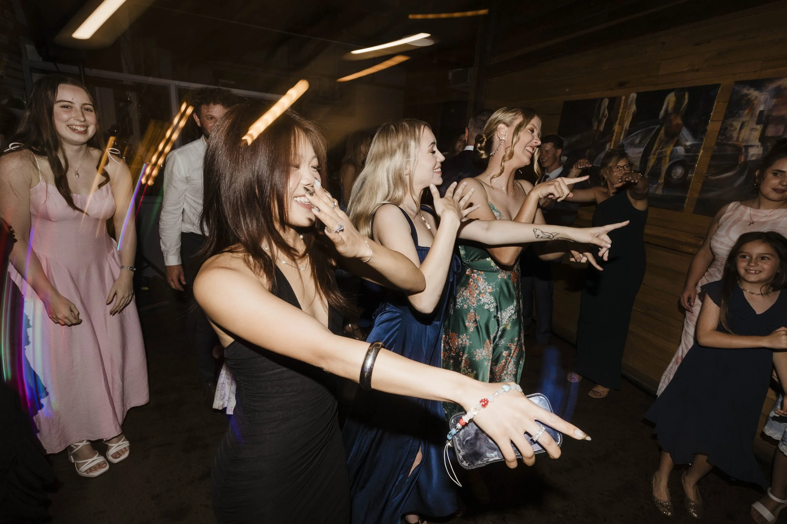 Amelia&Matthew_Highlights-282.jpg