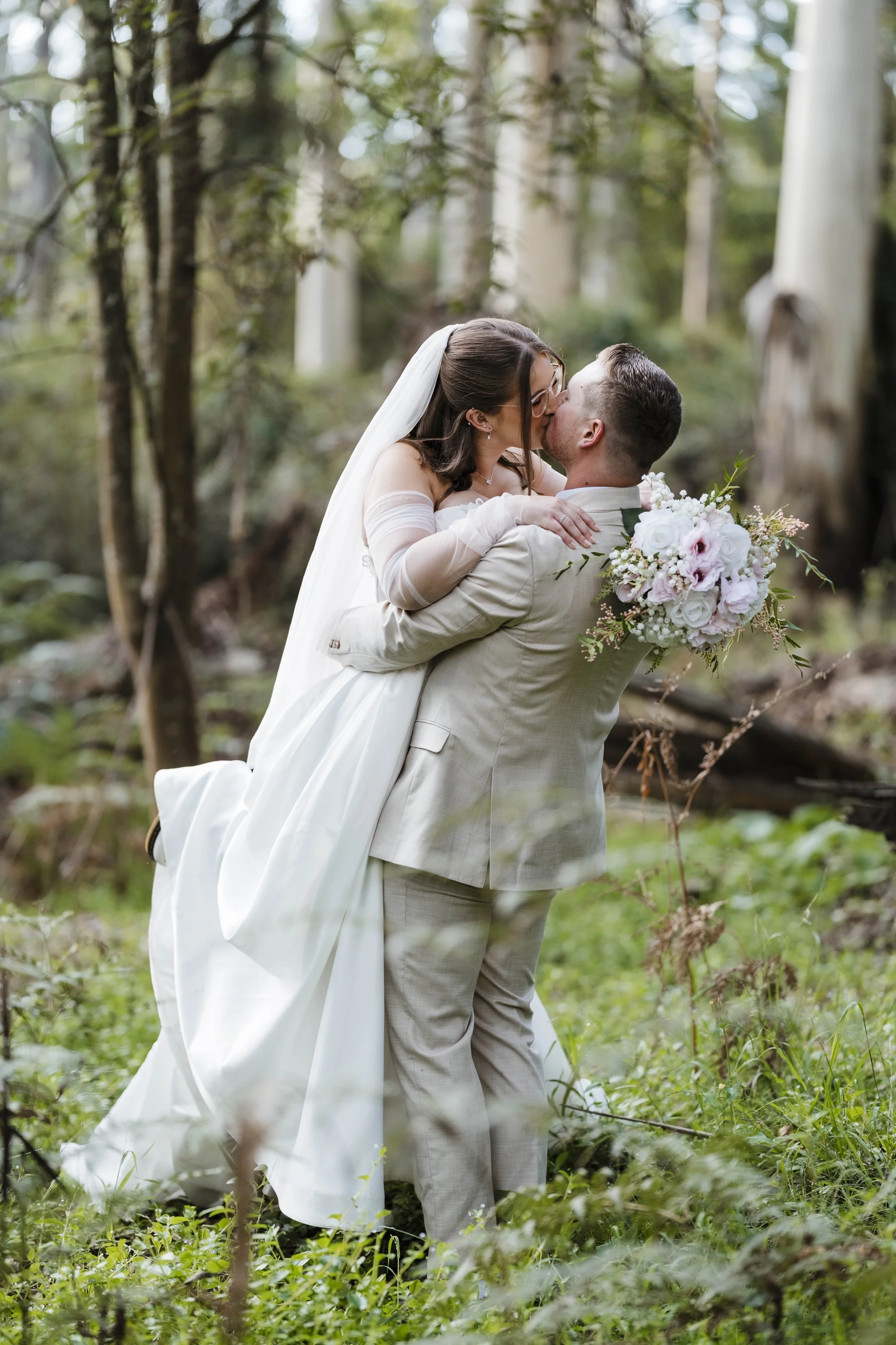 Amelia&Matthew_Highlights-205.jpg