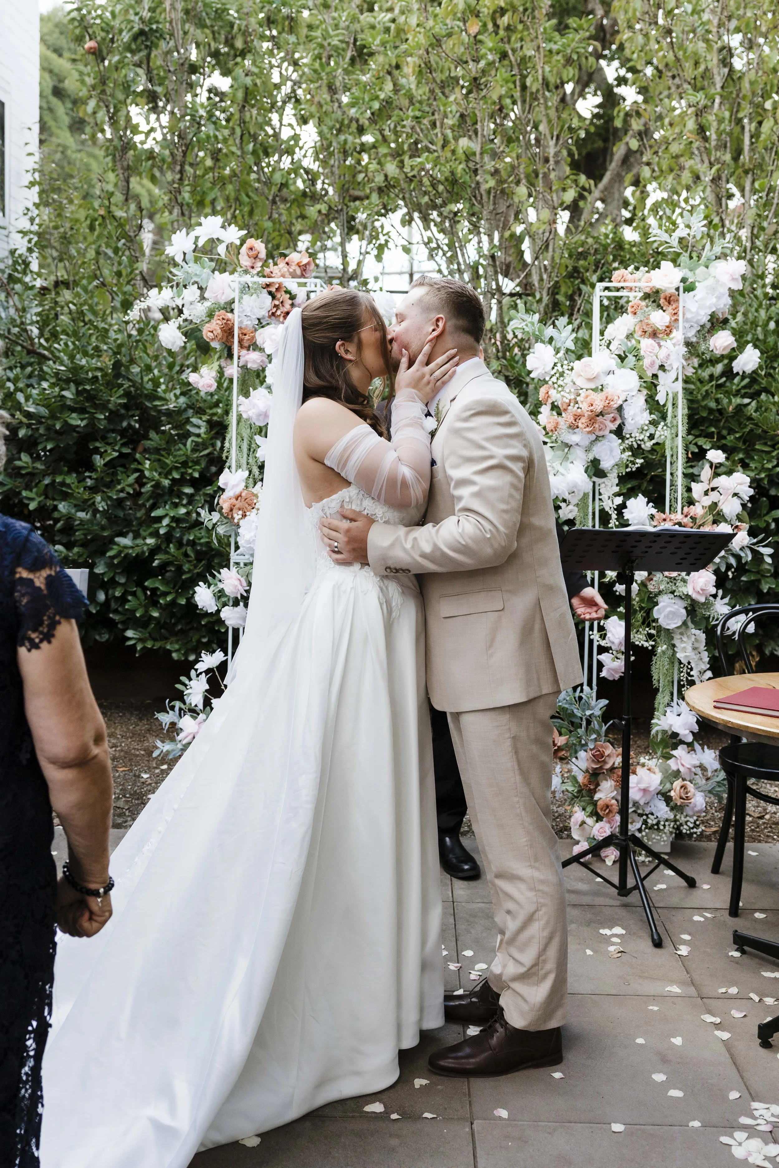 Amelia&Matthew_Highlights-120.jpg
