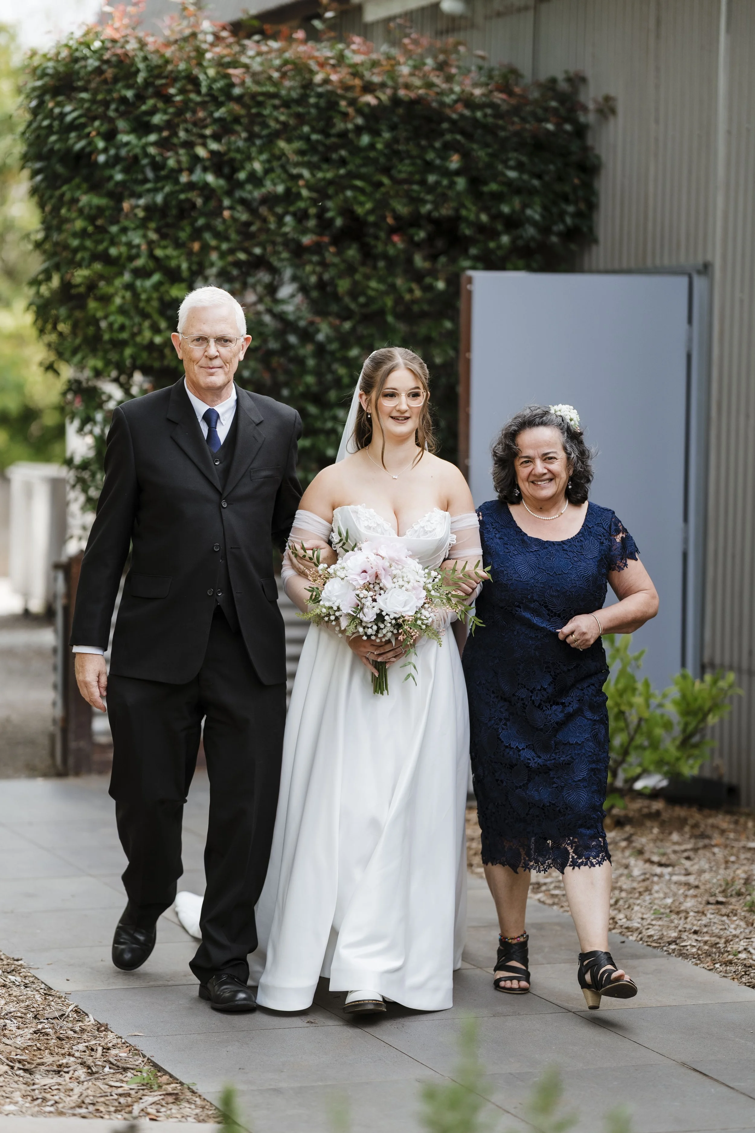 Amelia&Matthew_Highlights-87.jpg