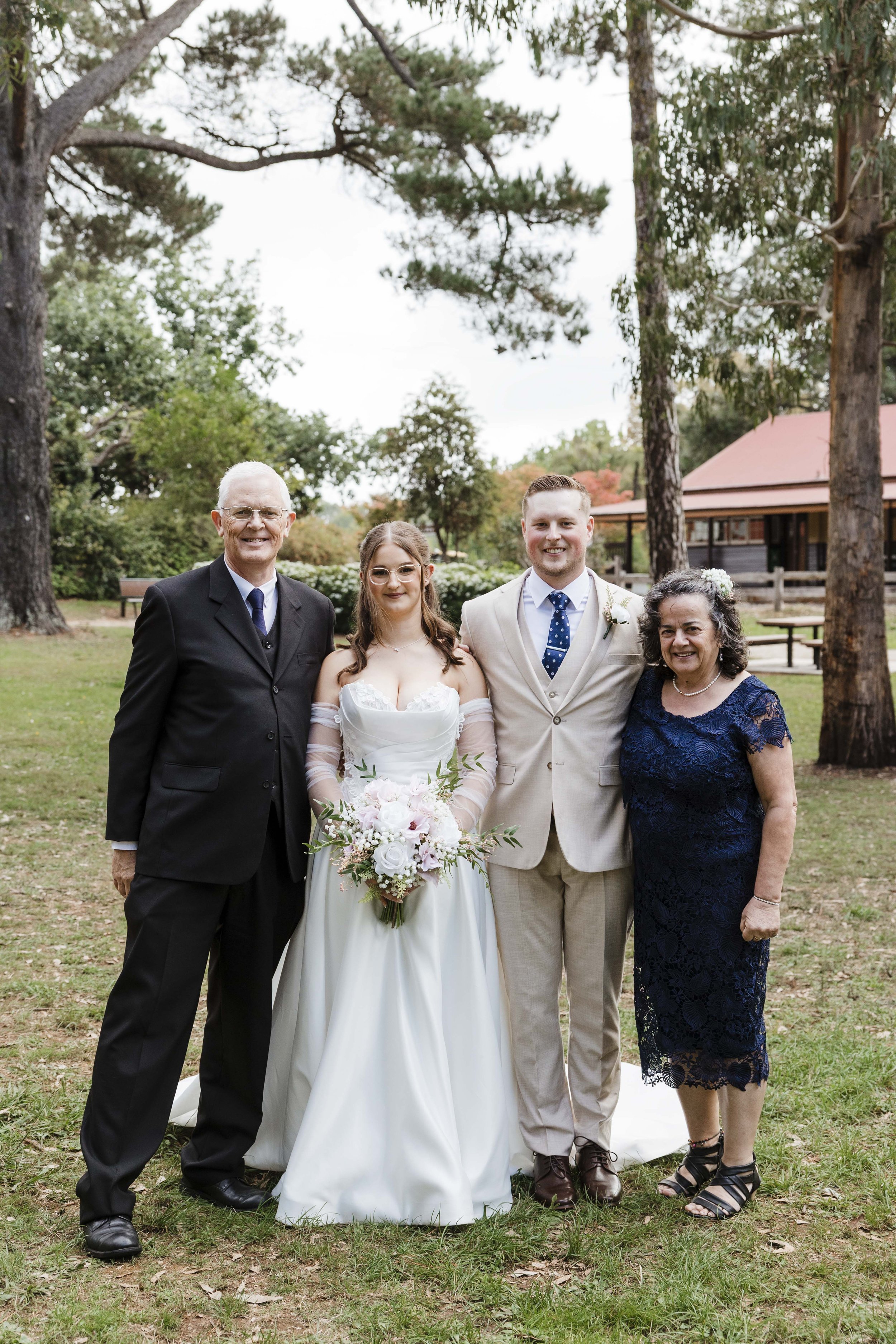 Amelia&Matthew_Highlights-136.jpg