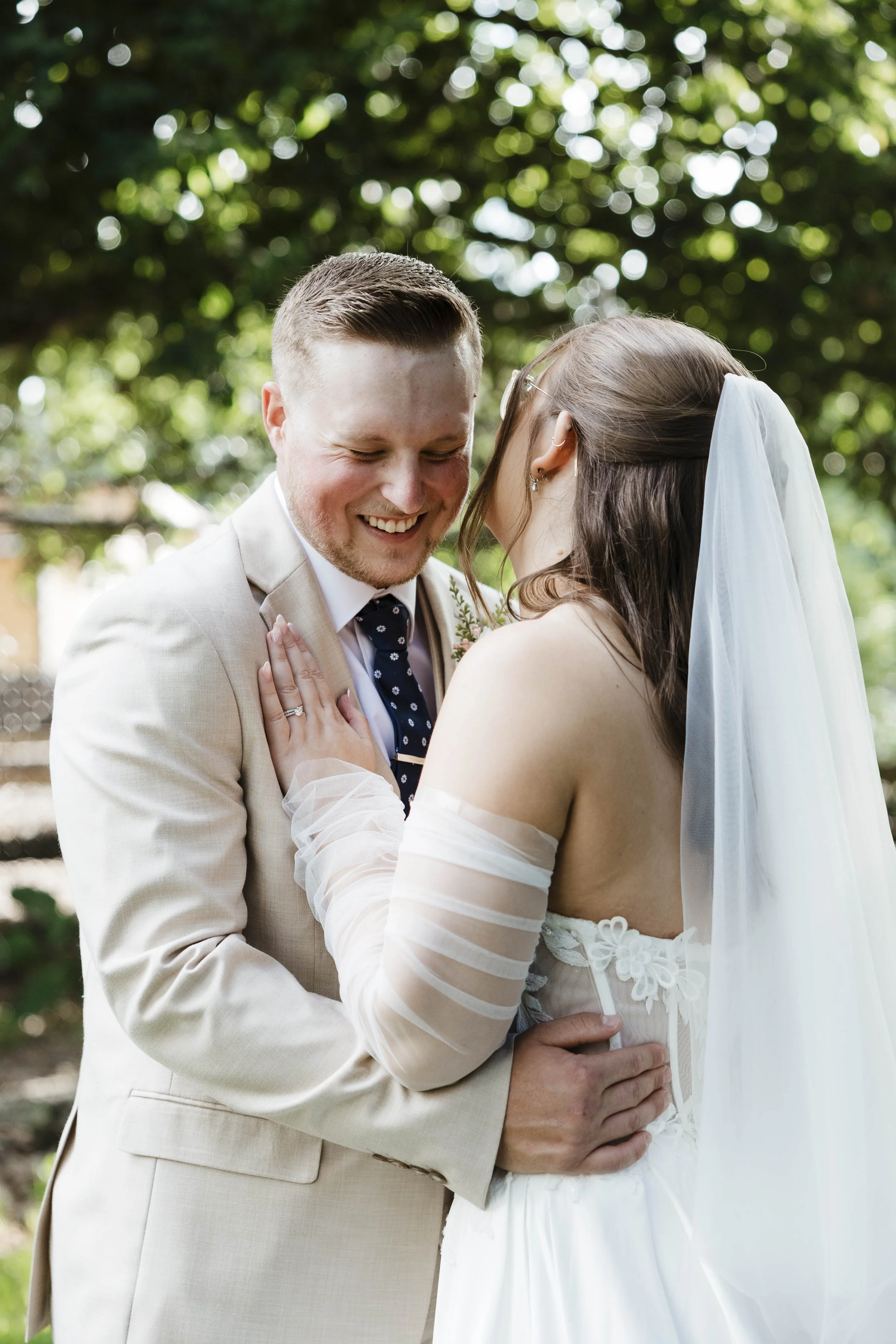 Amelia&Matthew_Highlights-147.jpg