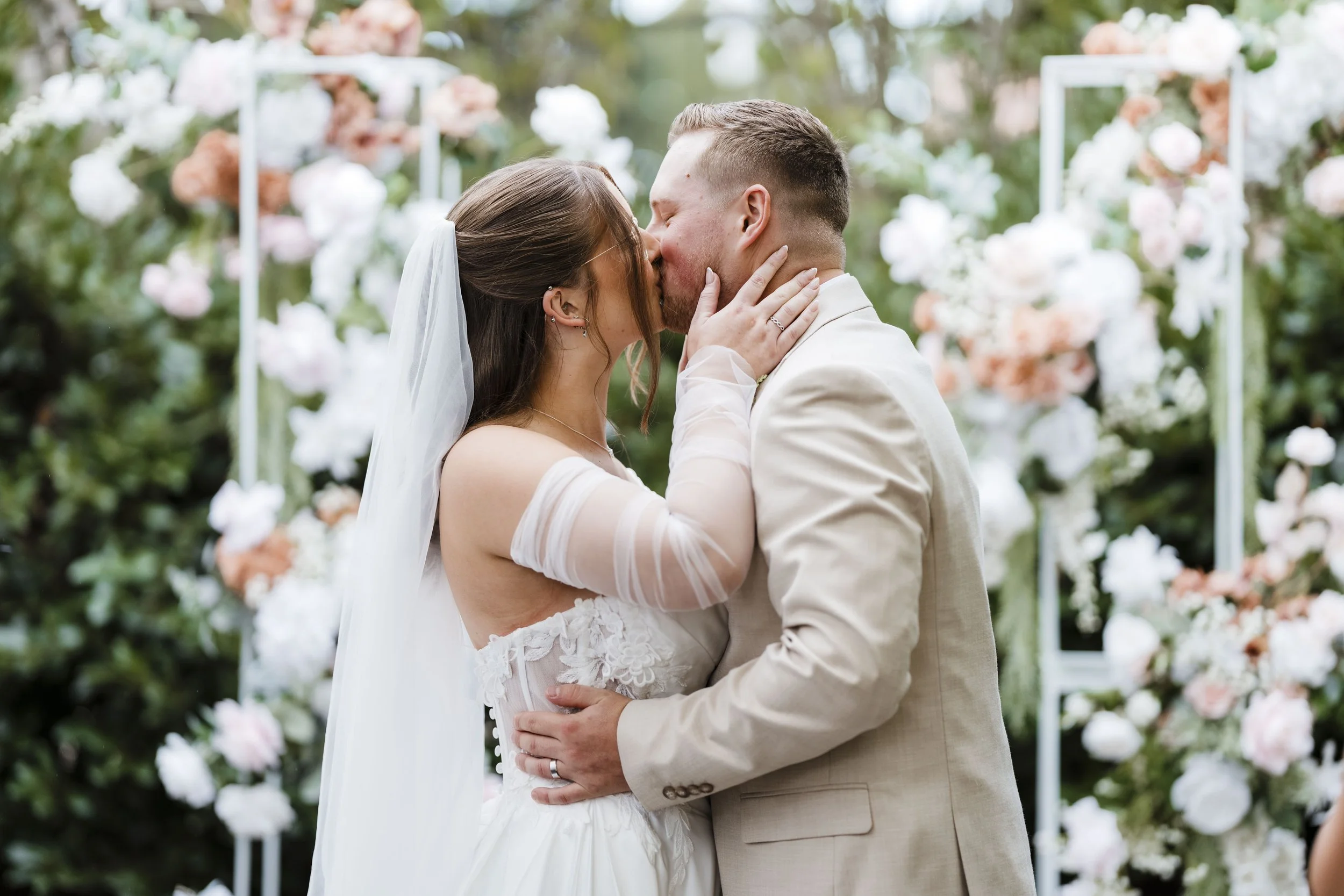 Amelia&Matthew_Highlights-111.jpg