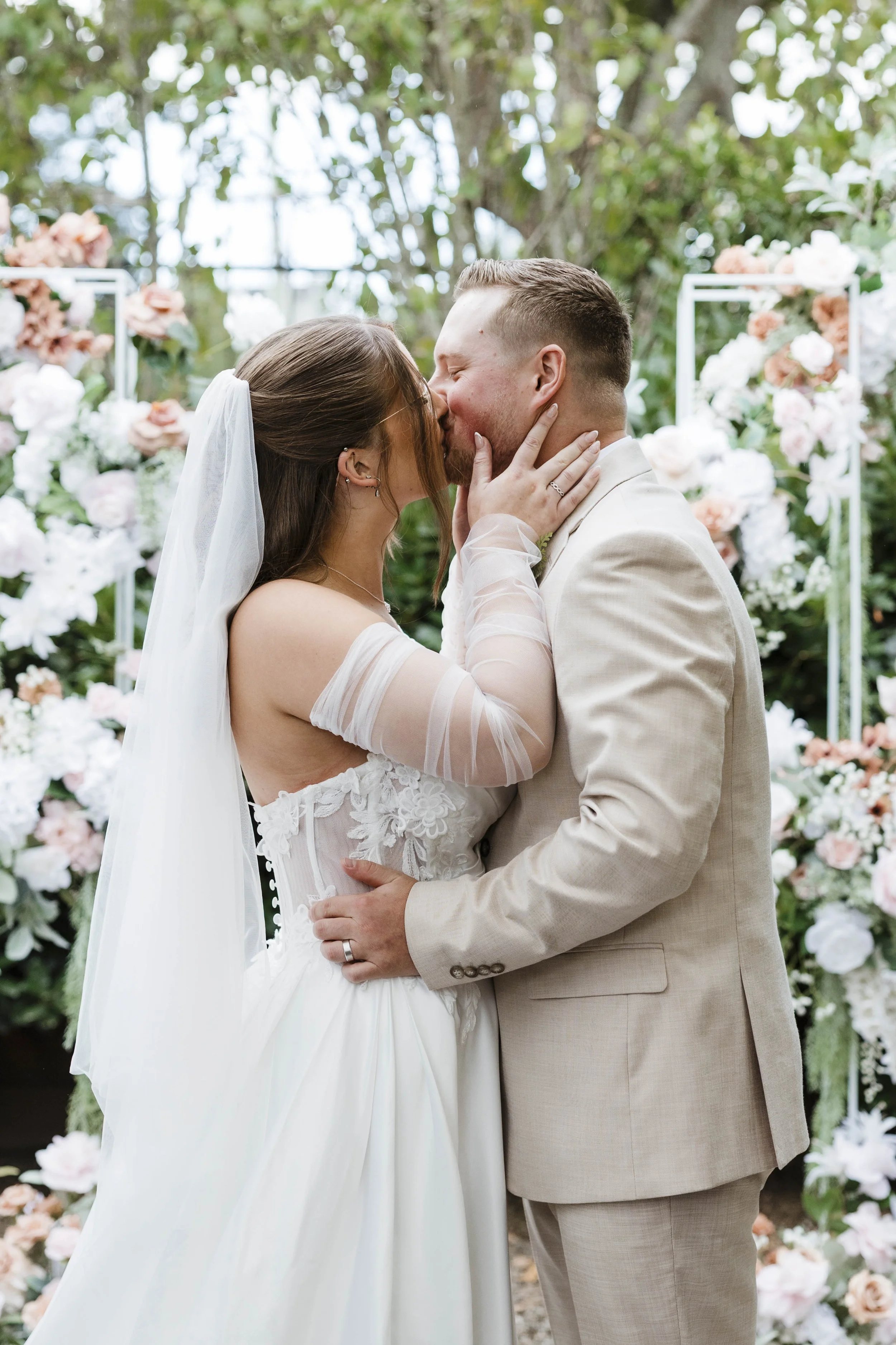 Amelia&Matthew_Highlights-110.jpg
