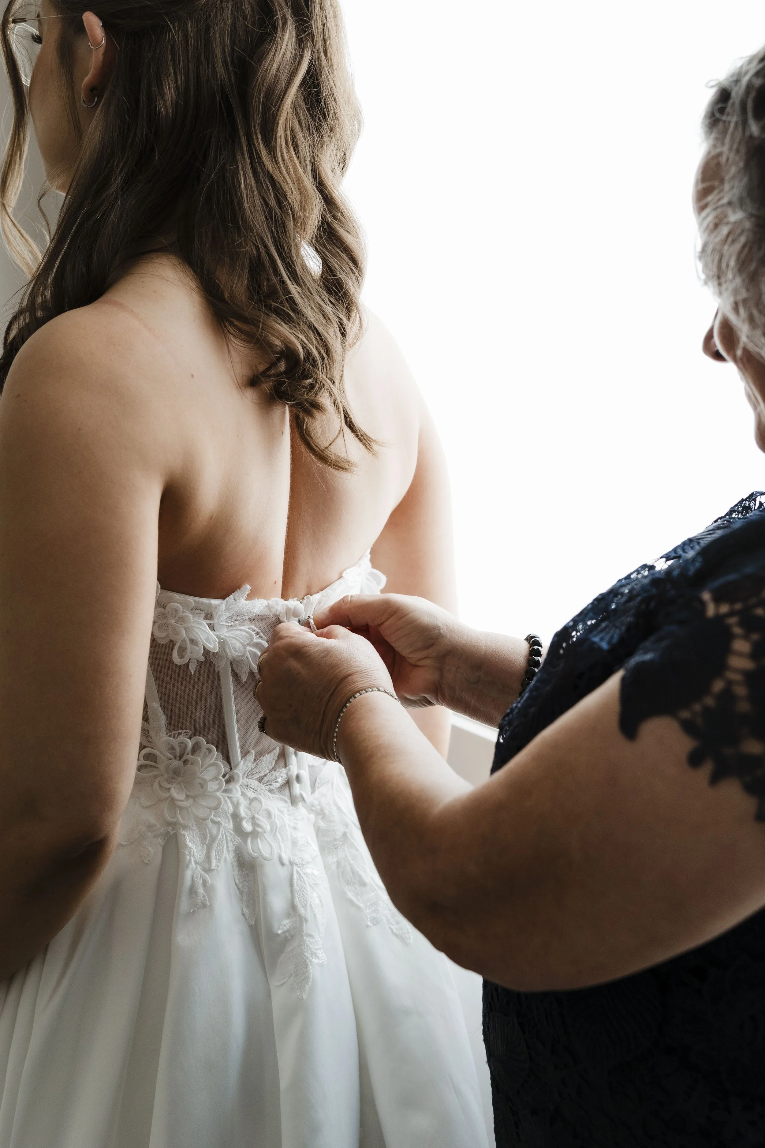 Amelia&Matthew_Highlights-45.jpg