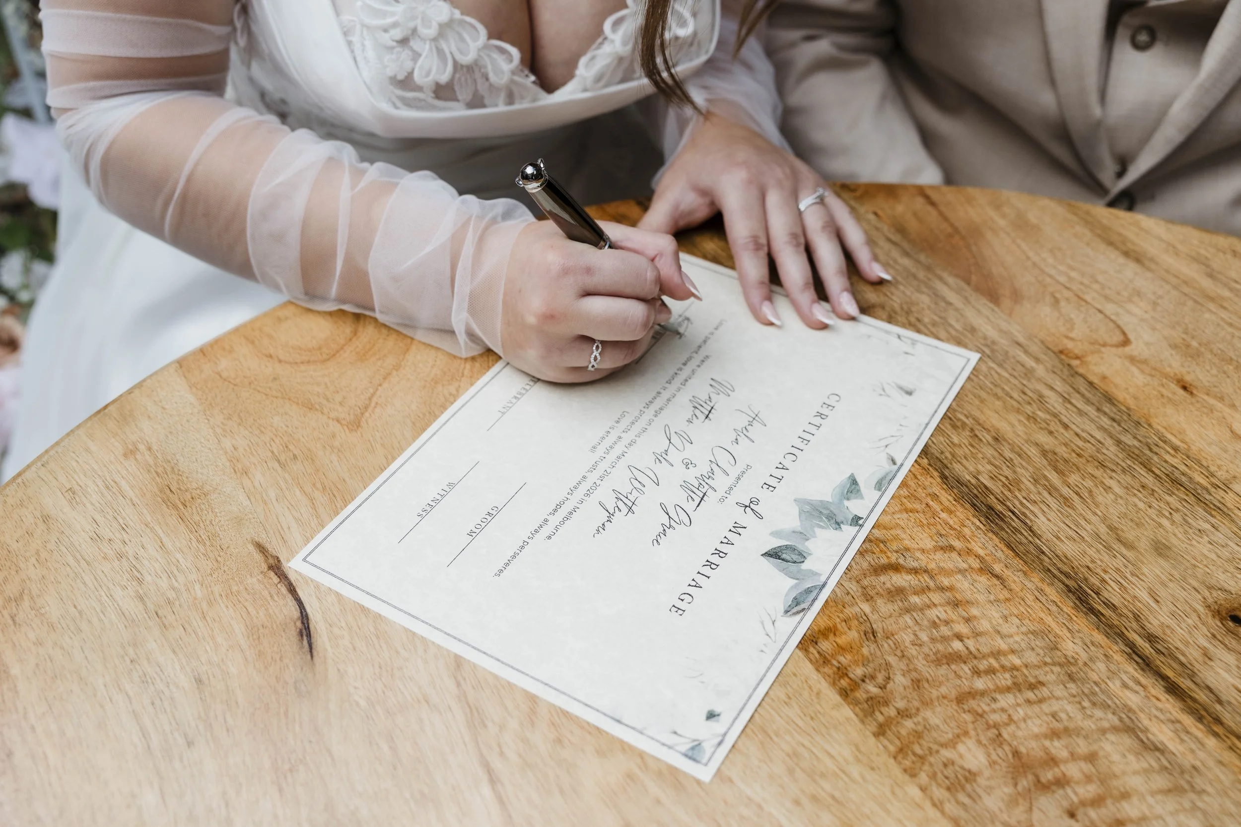 Amelia&Matthew_Highlights-116.jpg