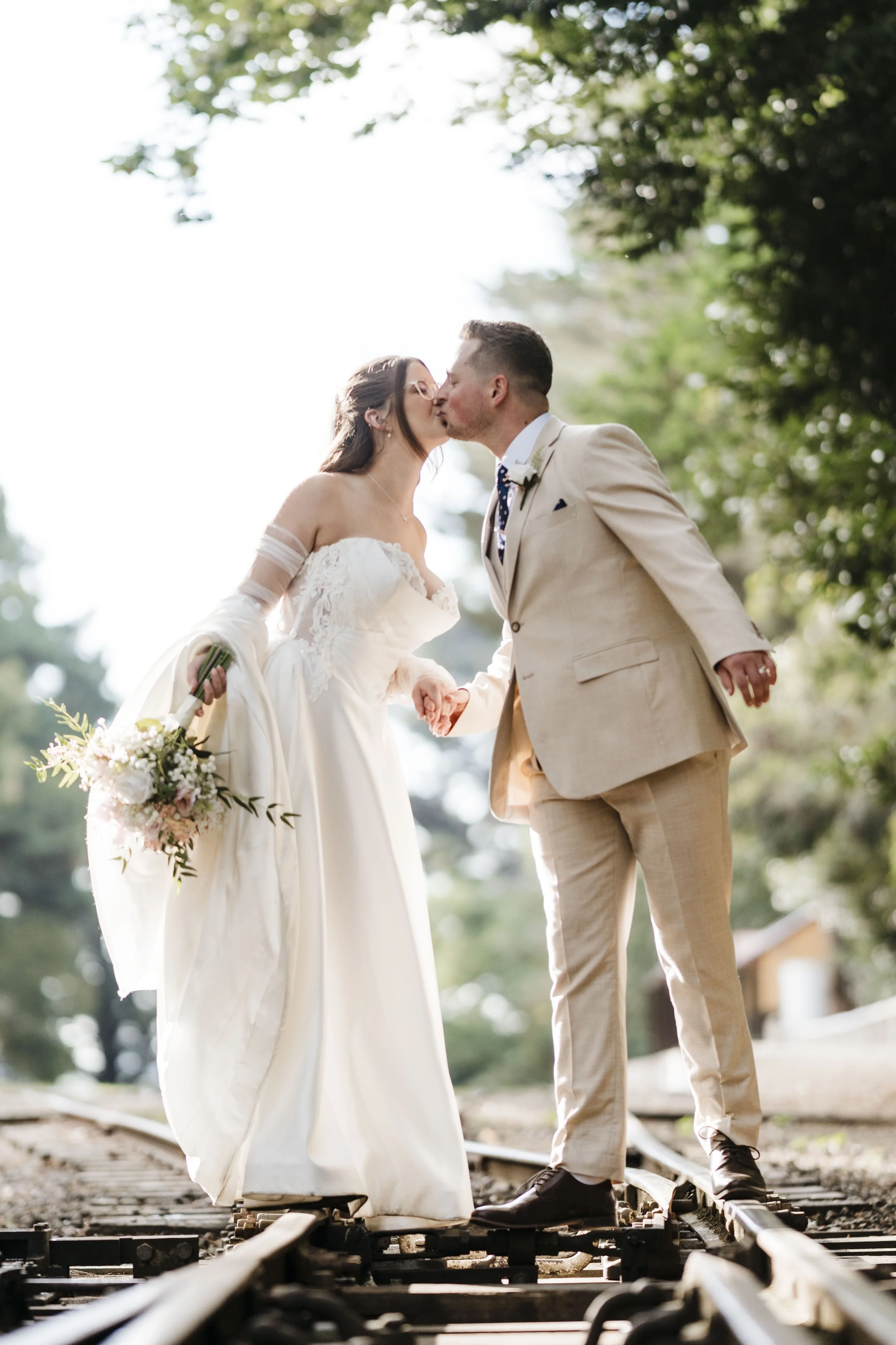 Amelia&Matthew_Highlights-183.jpg