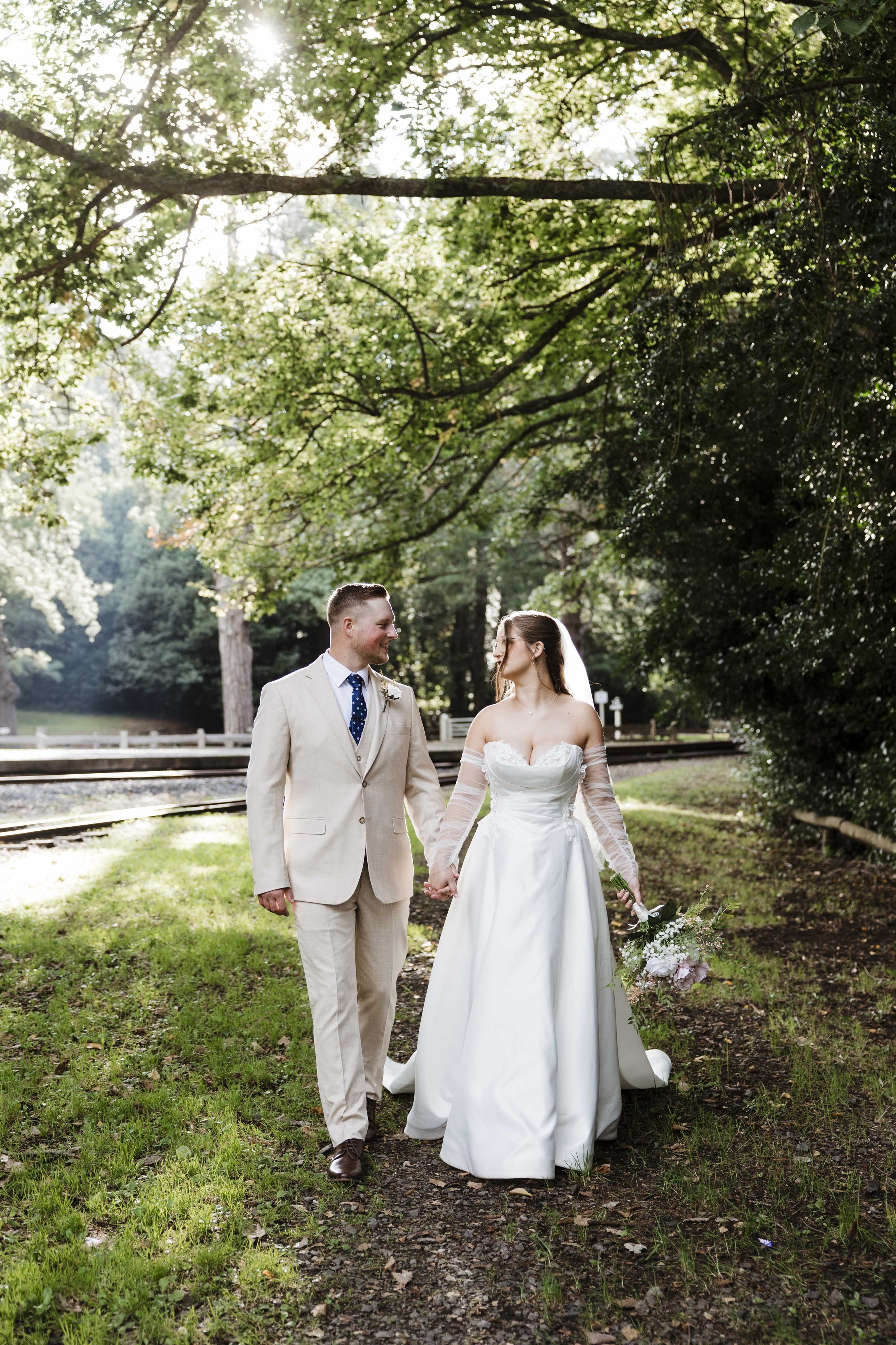 Amelia&Matthew_Highlights-160.jpg