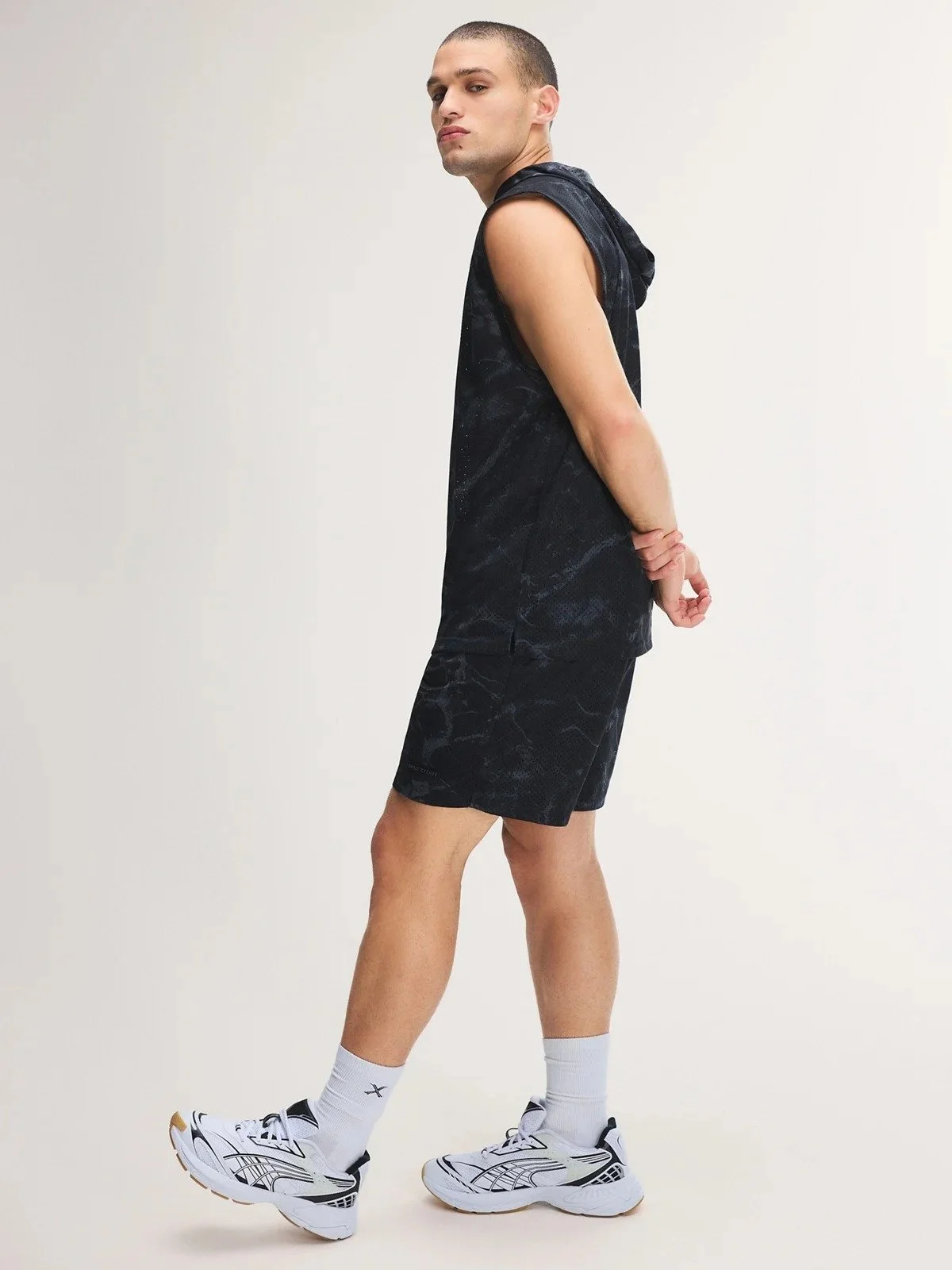 imgi_205_MESH-CITY-BALLER-CUT-OFF-HOODIE-TP2500538-13389-4-1200x1600.jpg