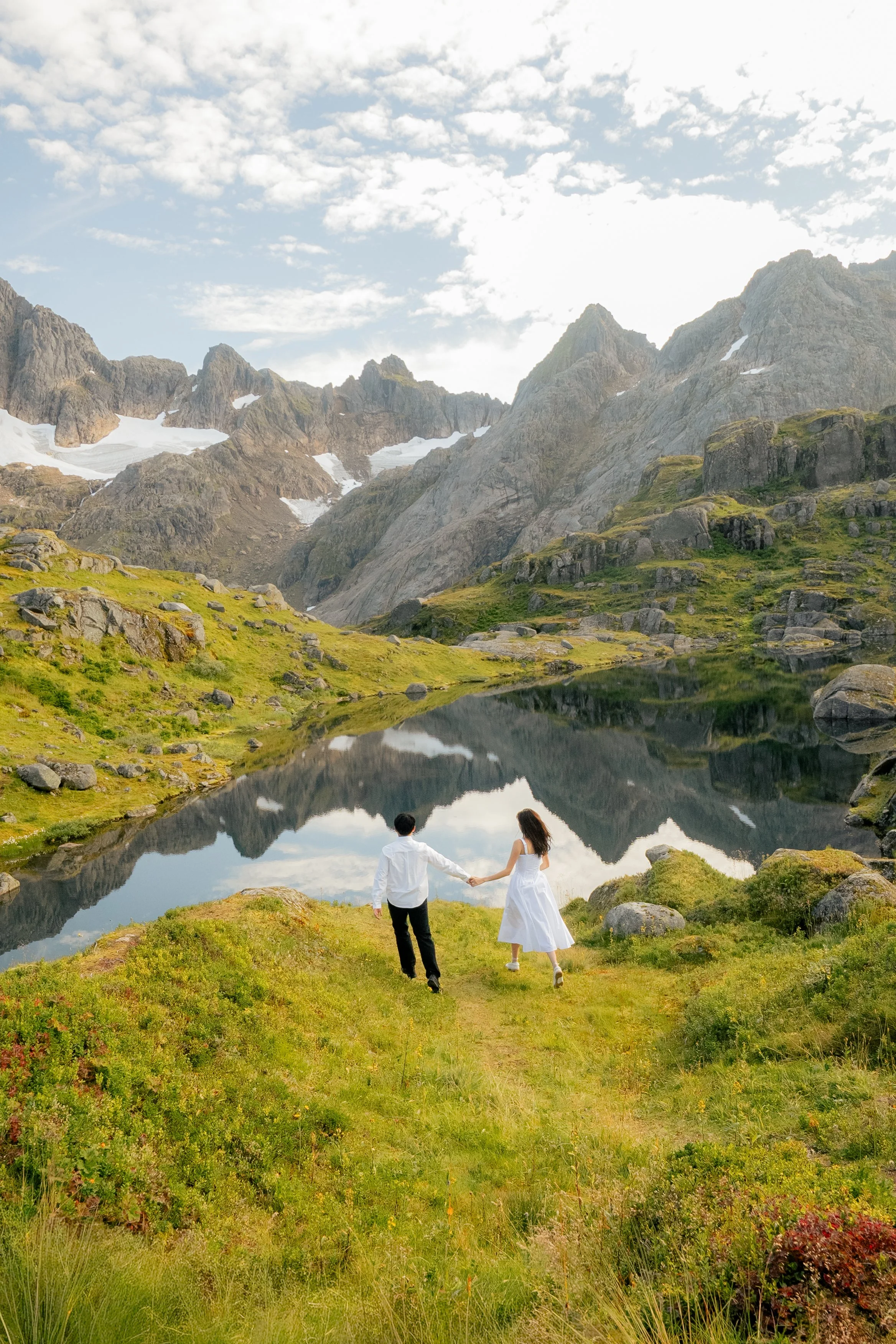Dreamy engagement photoshoot in the mountains of Lofoten, Norway
