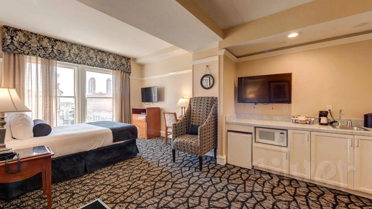 gaslamp-plaza-suites-gallerys-i-041919-gps-ws-38.jpg