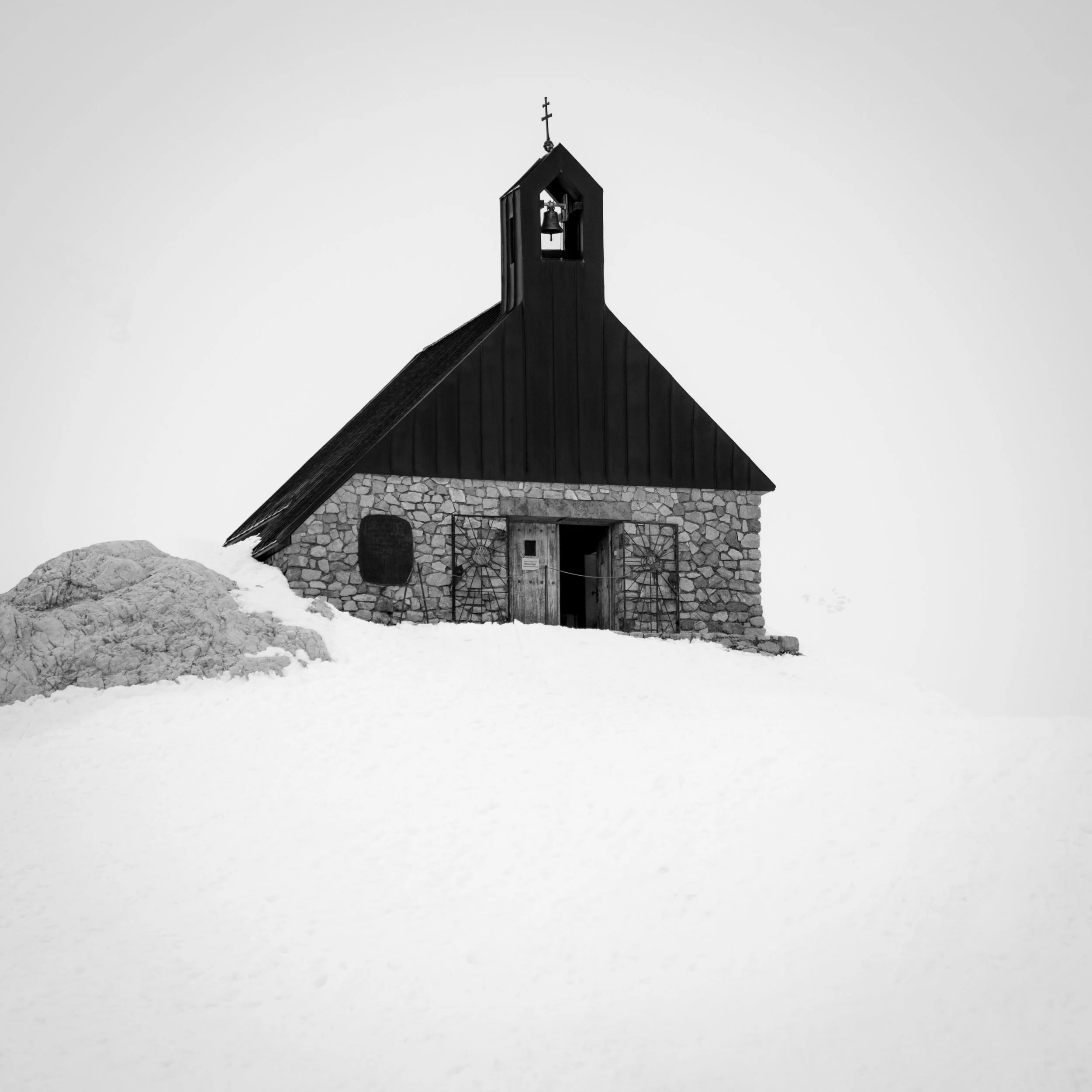 Zugspitze HutCR3.jpg